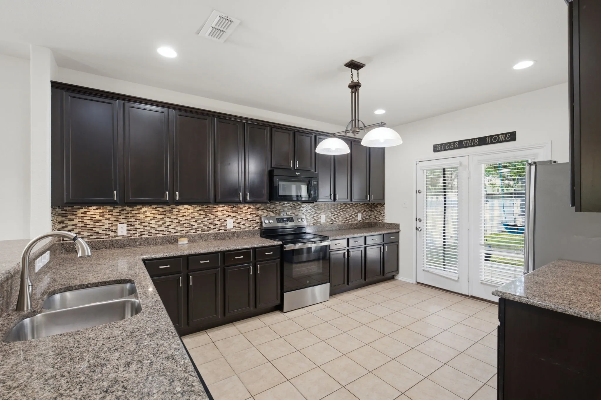Single Family Residence For Sale in Denton County , 10009 Concord Drive, Providence Village, Texas 76227, 4 Bedroom, 4 Bathroom, 2 Garage spaces, 3,506 Sqft, built in 2013, mls#21321858, Real Estate Agent in Providence Village, Homes For Sale in Denton county, Homes For Sale in Providence Village, Realtor in Providence Village Texas, Real Estate Brokerage Independent Realty Texas, Luminita Cordes Realtor