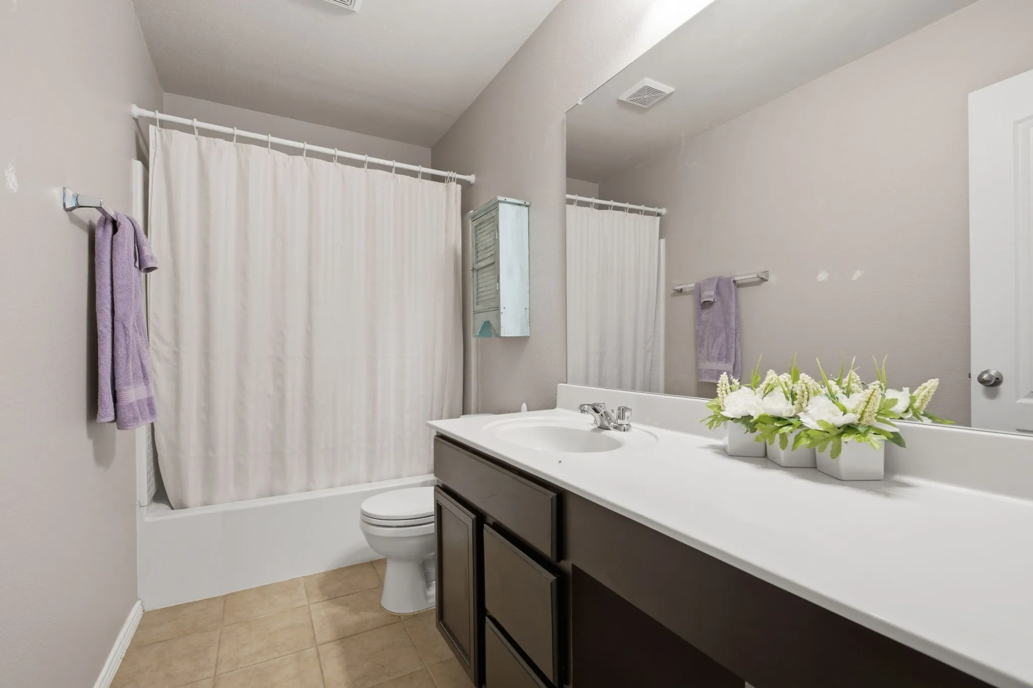 Single Family Residence For Sale in Denton County , 10009 Concord Drive, Providence Village, Texas 76227, 4 Bedroom, 4 Bathroom, 2 Garage spaces, 3,506 Sqft, built in 2013, mls#21321858, Real Estate Agent in Providence Village, Homes For Sale in Denton county, Homes For Sale in Providence Village, Realtor in Providence Village Texas, Real Estate Brokerage Independent Realty Texas, Luminita Cordes Realtor