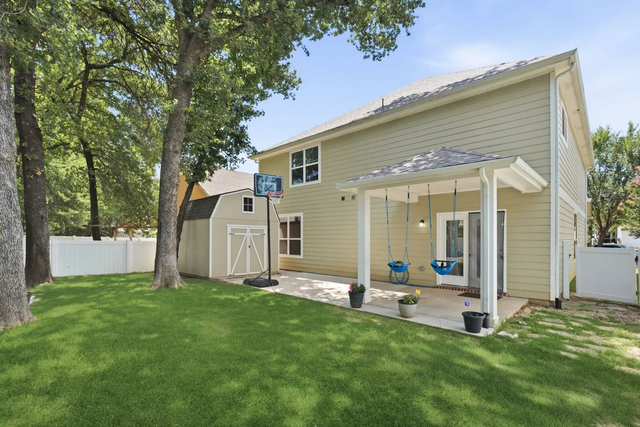 Single Family Residence For Sale in Denton County , 10009 Concord Drive, Providence Village, Texas 76227, 4 Bedroom, 4 Bathroom, 2 Garage spaces, 3,506 Sqft, built in 2013, mls#21321858, Real Estate Agent in Providence Village, Homes For Sale in Denton county, Homes For Sale in Providence Village, Realtor in Providence Village Texas, Real Estate Brokerage Independent Realty Texas, Luminita Cordes Realtor