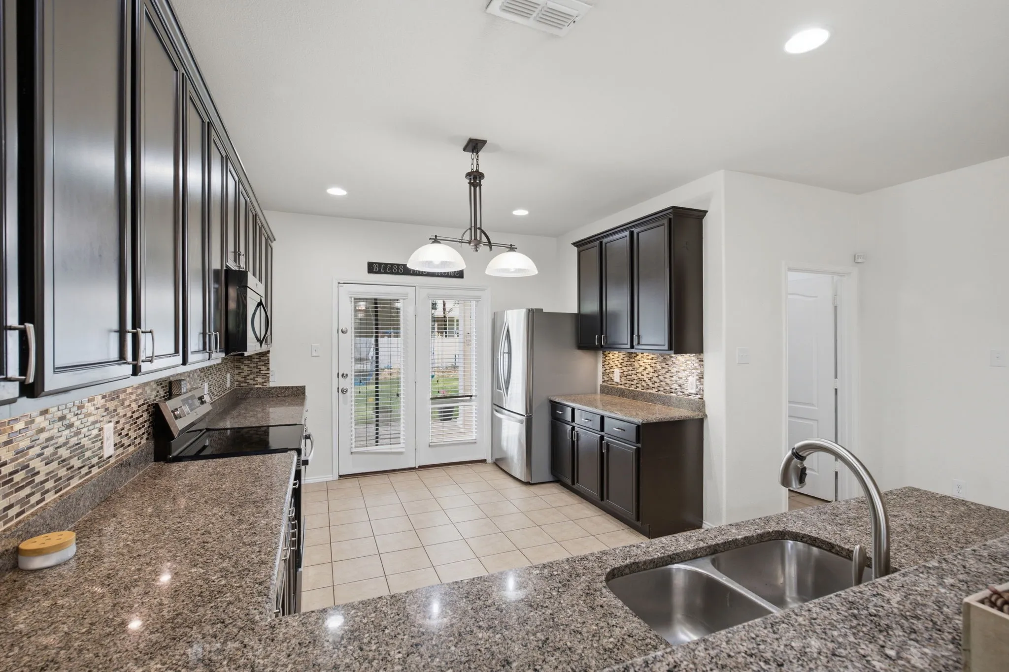 Single Family Residence For Sale in Denton County , 10009 Concord Drive, Providence Village, Texas 76227, 4 Bedroom, 4 Bathroom, 2 Garage spaces, 3,506 Sqft, built in 2013, mls#21321858, Real Estate Agent in Providence Village, Homes For Sale in Denton county, Homes For Sale in Providence Village, Realtor in Providence Village Texas, Real Estate Brokerage Independent Realty Texas, Luminita Cordes Realtor