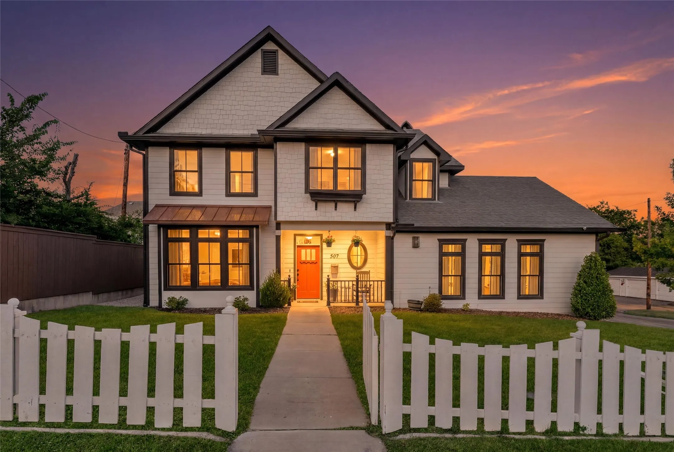 Single Family Residence For Sale in Collin County , 307 S Benge Street, Mc Kinney, Texas 75069, 5 Bedroom, 3 Bathroom, 2 Garage spaces, 2,569 Sqft, built in 2019, mls#21322828, Real Estate Agent in Mc Kinney, Homes For Sale in Collin county, Homes For Sale in Mc Kinney, Realtor in Mc Kinney Texas, Real Estate Brokerage Independent Realty Texas, Luminita Cordes Realtor