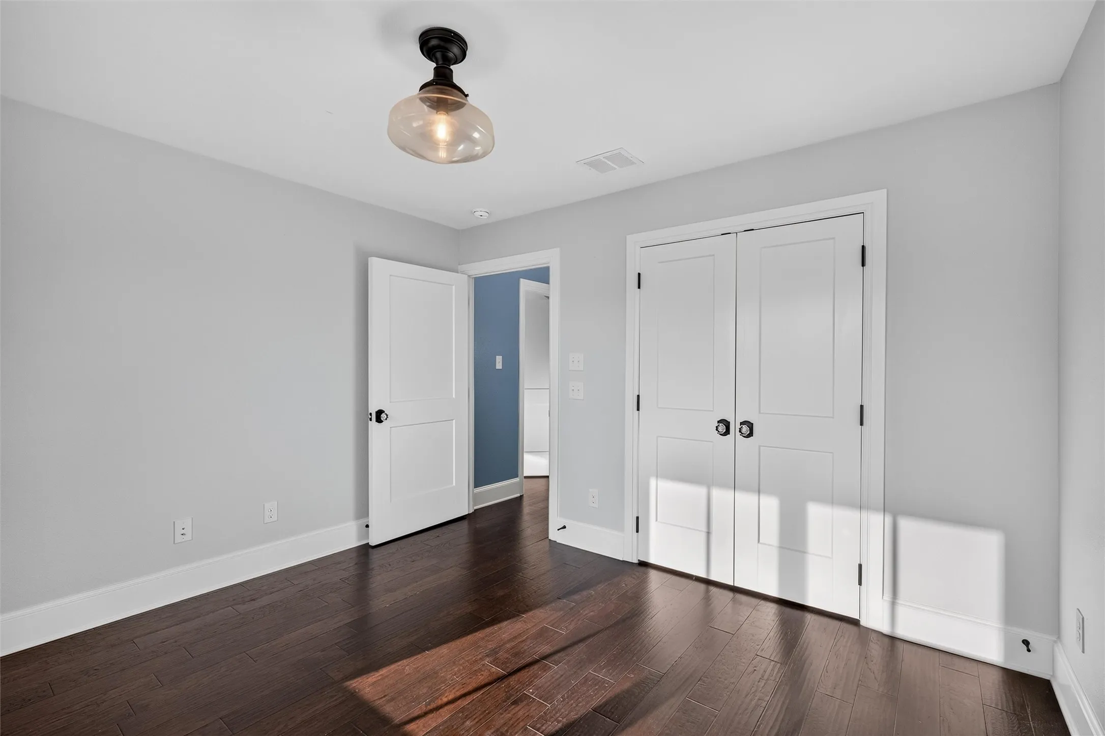 Single Family Residence For Sale in Collin County , 307 S Benge Street, Mc Kinney, Texas 75069, 5 Bedroom, 3 Bathroom, 2 Garage spaces, 2,569 Sqft, built in 2019, mls#21322828, Real Estate Agent in Mc Kinney, Homes For Sale in Collin county, Homes For Sale in Mc Kinney, Realtor in Mc Kinney Texas, Real Estate Brokerage Independent Realty Texas, Luminita Cordes Realtor