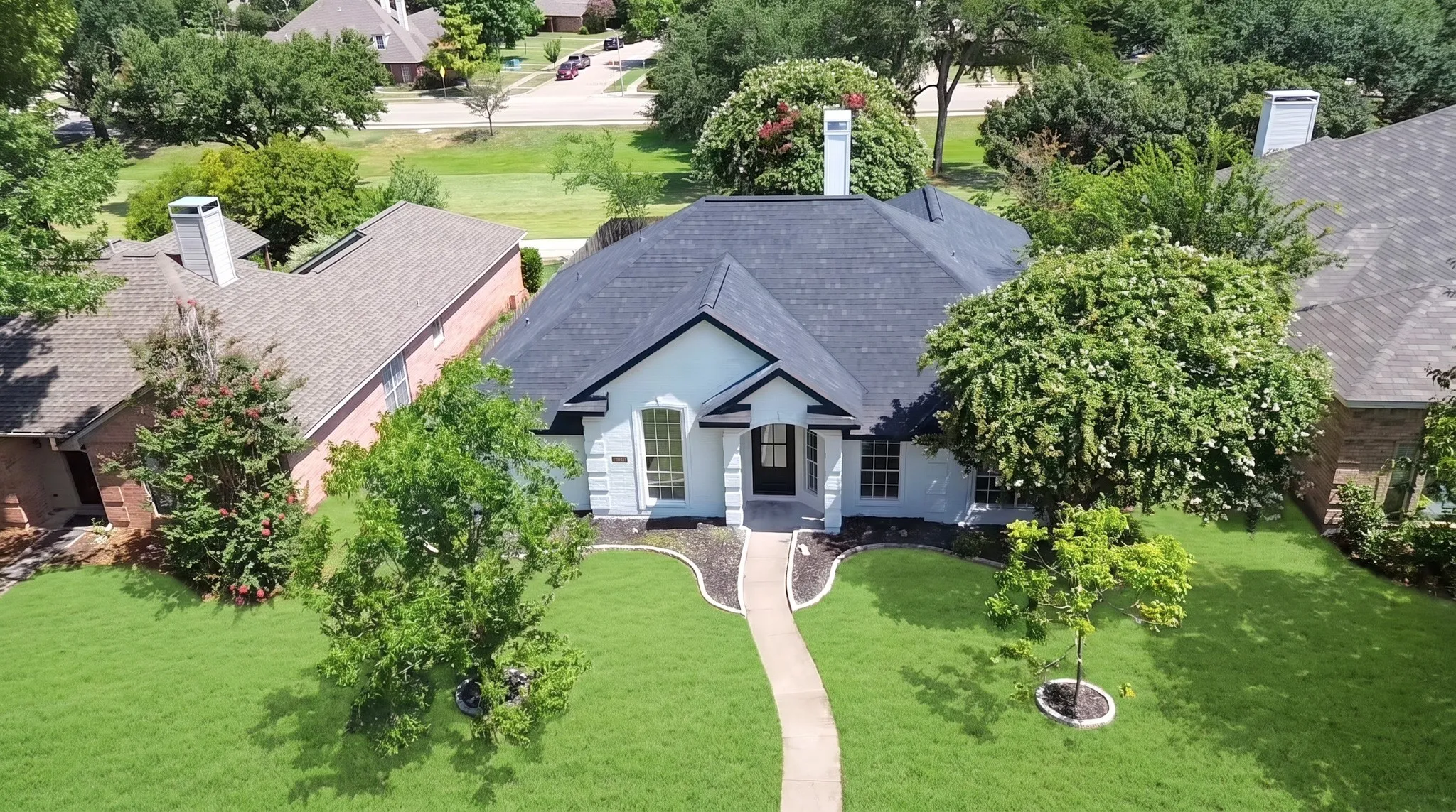 Single Family Residence For Sale in Collin County , 8260 Edgewater Drive, Frisco, Texas 75034, 3 Bedroom, 2 Bathroom, 2 Garage spaces, 1,526 Sqft, built in 1992, mls#21323294, Real Estate Agent in Frisco, Homes For Sale in Collin county, Homes For Sale in Frisco, Realtor in Frisco Texas, Real Estate Brokerage Independent Realty Texas, Luminita Cordes Realtor