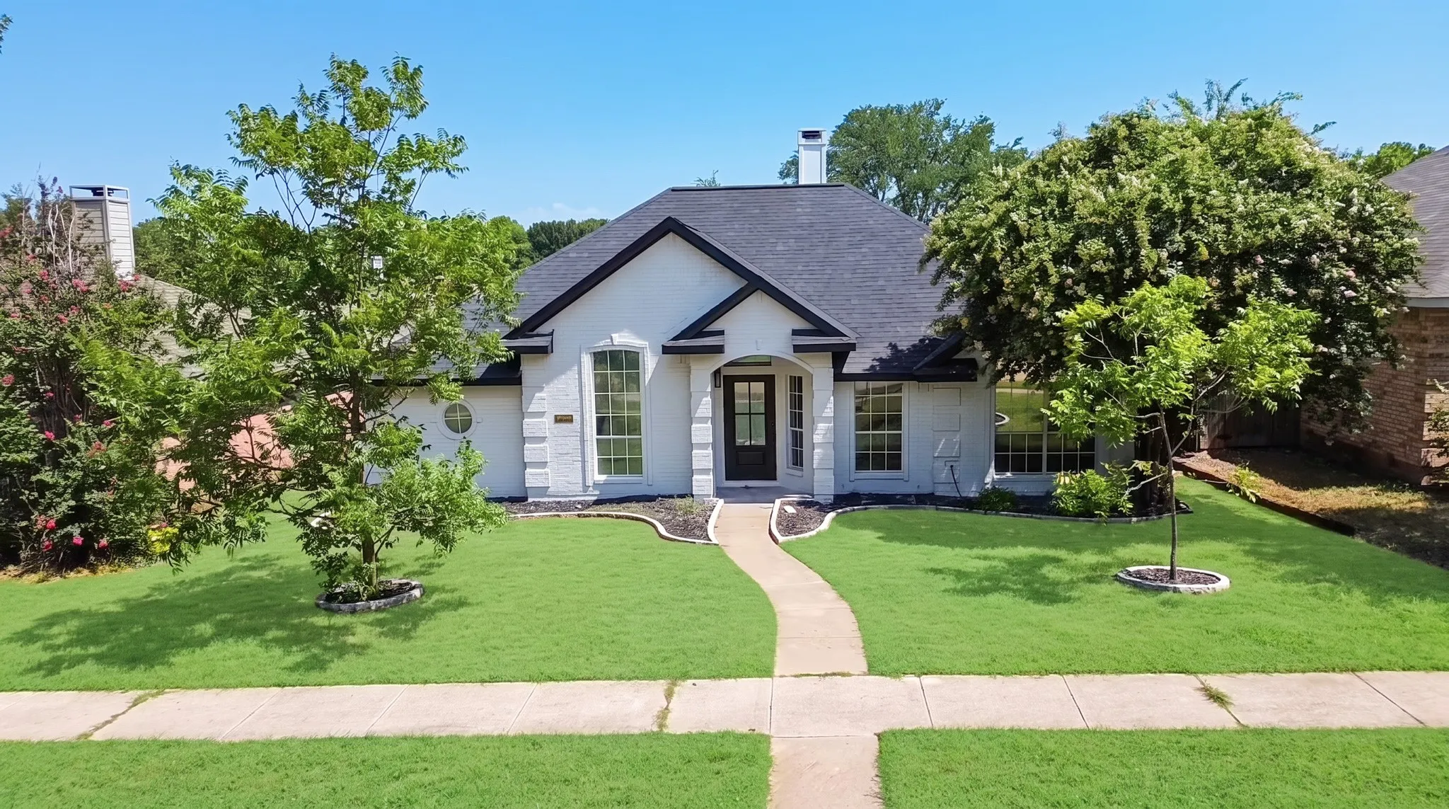 Single Family Residence For Sale in Collin County , 8260 Edgewater Drive, Frisco, Texas 75034, 3 Bedroom, 2 Bathroom, 2 Garage spaces, 1,526 Sqft, built in 1992, mls#21323294, Real Estate Agent in Frisco, Homes For Sale in Collin county, Homes For Sale in Frisco, Realtor in Frisco Texas, Real Estate Brokerage Independent Realty Texas, Luminita Cordes Realtor
