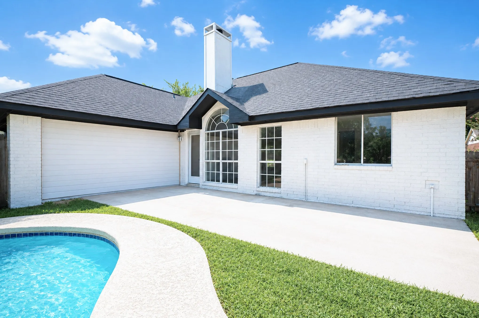 Single Family Residence For Sale in Collin County , 8260 Edgewater Drive, Frisco, Texas 75034, 3 Bedroom, 2 Bathroom, 2 Garage spaces, 1,526 Sqft, built in 1992, mls#21323294, Real Estate Agent in Frisco, Homes For Sale in Collin county, Homes For Sale in Frisco, Realtor in Frisco Texas, Real Estate Brokerage Independent Realty Texas, Luminita Cordes Realtor