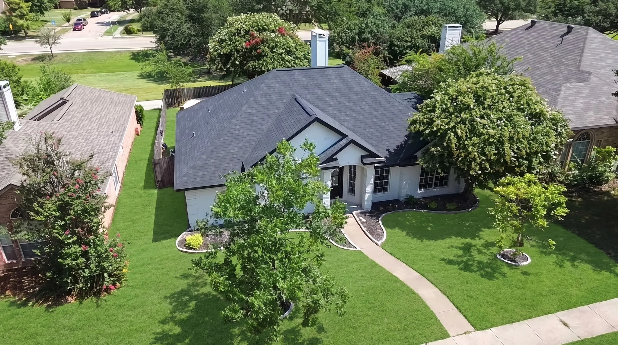 Single Family Residence For Sale in Collin County , 8260 Edgewater Drive, Frisco, Texas 75034, 3 Bedroom, 2 Bathroom, 2 Garage spaces, 1,526 Sqft, built in 1992, mls#21323294, Real Estate Agent in Frisco, Homes For Sale in Collin county, Homes For Sale in Frisco, Realtor in Frisco Texas, Real Estate Brokerage Independent Realty Texas, Luminita Cordes Realtor