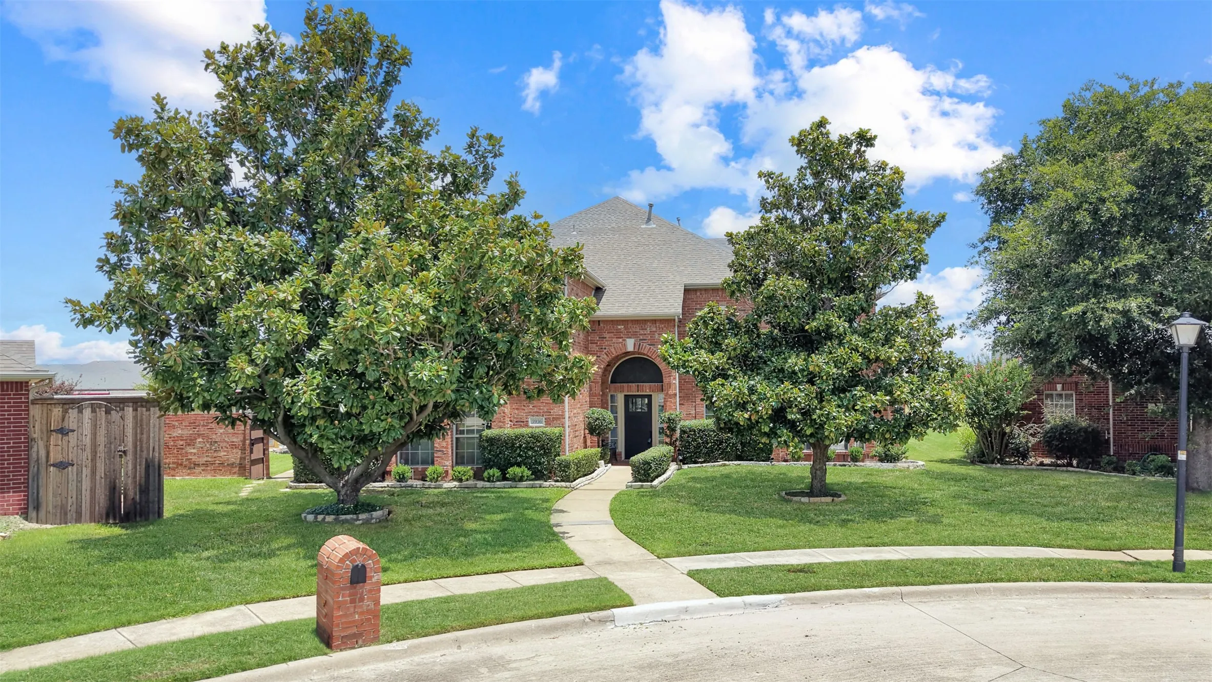 Single Family Residence For Sale in Denton County , 3936 Gillespie Drive, Carrollton, Texas 75010, 5 Bedroom, 4 Bathroom, 2 Garage spaces, 3,867 Sqft, built in 1997, mls#21323298, Real Estate Agent in Carrollton, Homes For Sale in Denton county, Homes For Sale in Carrollton, Realtor in Carrollton Texas, Real Estate Brokerage Independent Realty Texas, Luminita Cordes Realtor