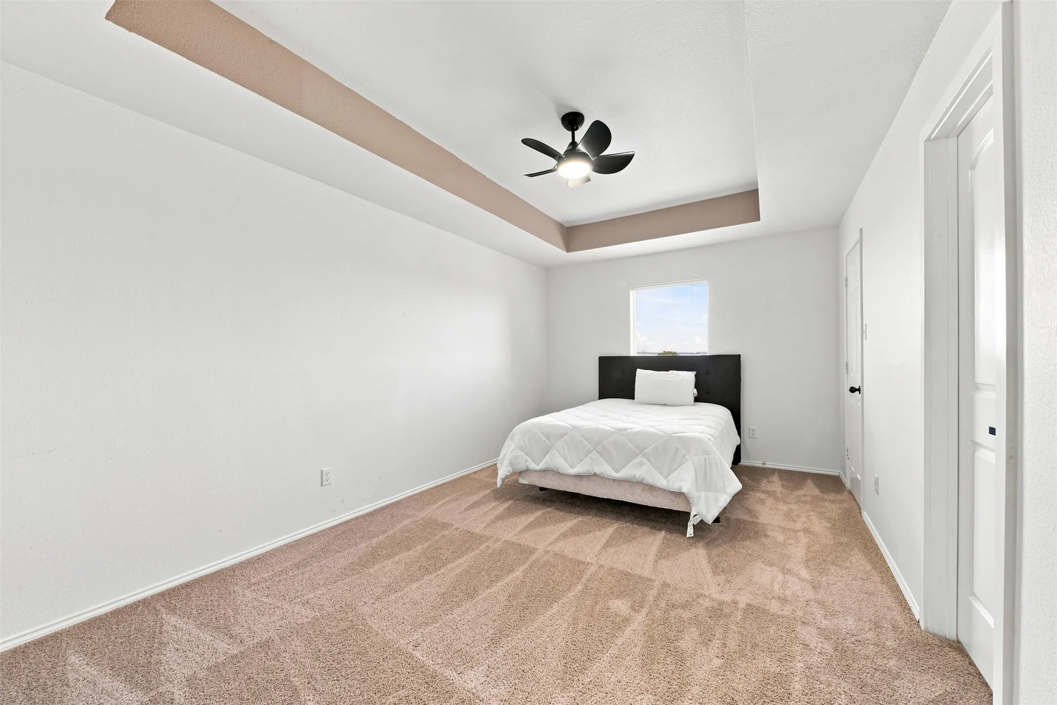 Single Family Residence For Sale in Denton County , 3936 Gillespie Drive, Carrollton, Texas 75010, 5 Bedroom, 4 Bathroom, 2 Garage spaces, 3,867 Sqft, built in 1997, mls#21323298, Real Estate Agent in Carrollton, Homes For Sale in Denton county, Homes For Sale in Carrollton, Realtor in Carrollton Texas, Real Estate Brokerage Independent Realty Texas, Luminita Cordes Realtor