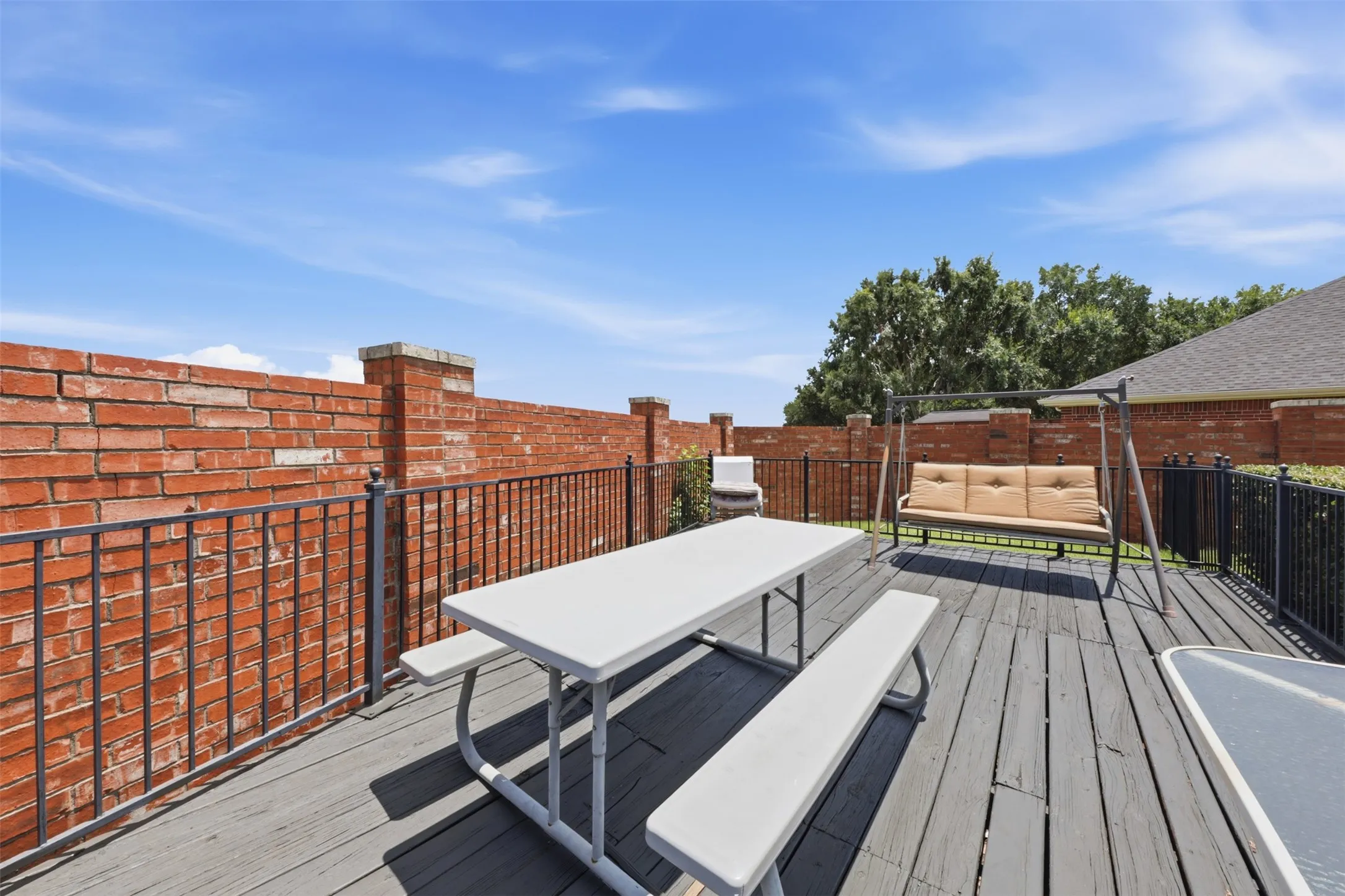 Single Family Residence For Sale in Denton County , 3936 Gillespie Drive, Carrollton, Texas 75010, 5 Bedroom, 4 Bathroom, 2 Garage spaces, 3,867 Sqft, built in 1997, mls#21323298, Real Estate Agent in Carrollton, Homes For Sale in Denton county, Homes For Sale in Carrollton, Realtor in Carrollton Texas, Real Estate Brokerage Independent Realty Texas, Luminita Cordes Realtor