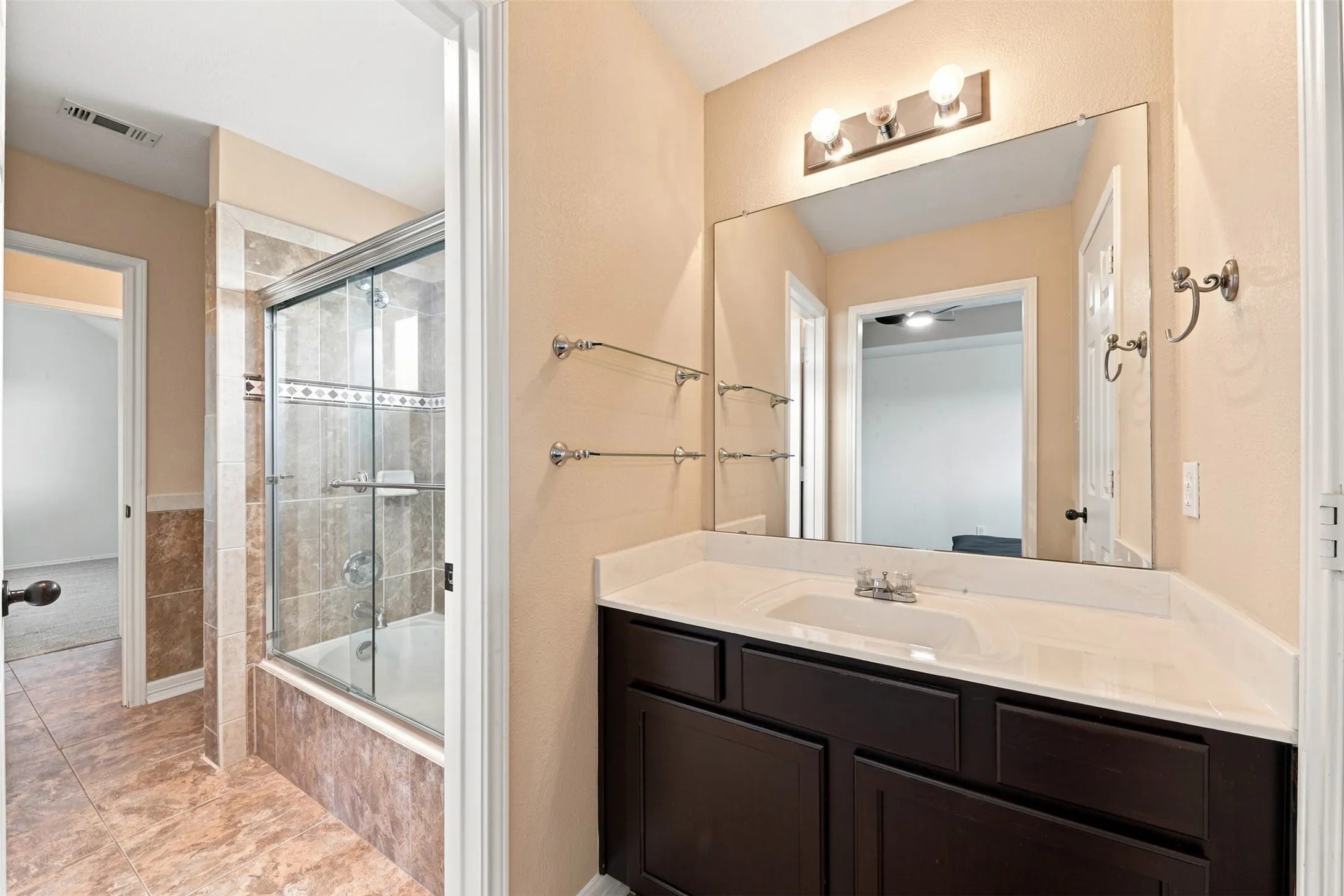 Single Family Residence For Sale in Denton County , 3936 Gillespie Drive, Carrollton, Texas 75010, 5 Bedroom, 4 Bathroom, 2 Garage spaces, 3,867 Sqft, built in 1997, mls#21323298, Real Estate Agent in Carrollton, Homes For Sale in Denton county, Homes For Sale in Carrollton, Realtor in Carrollton Texas, Real Estate Brokerage Independent Realty Texas, Luminita Cordes Realtor