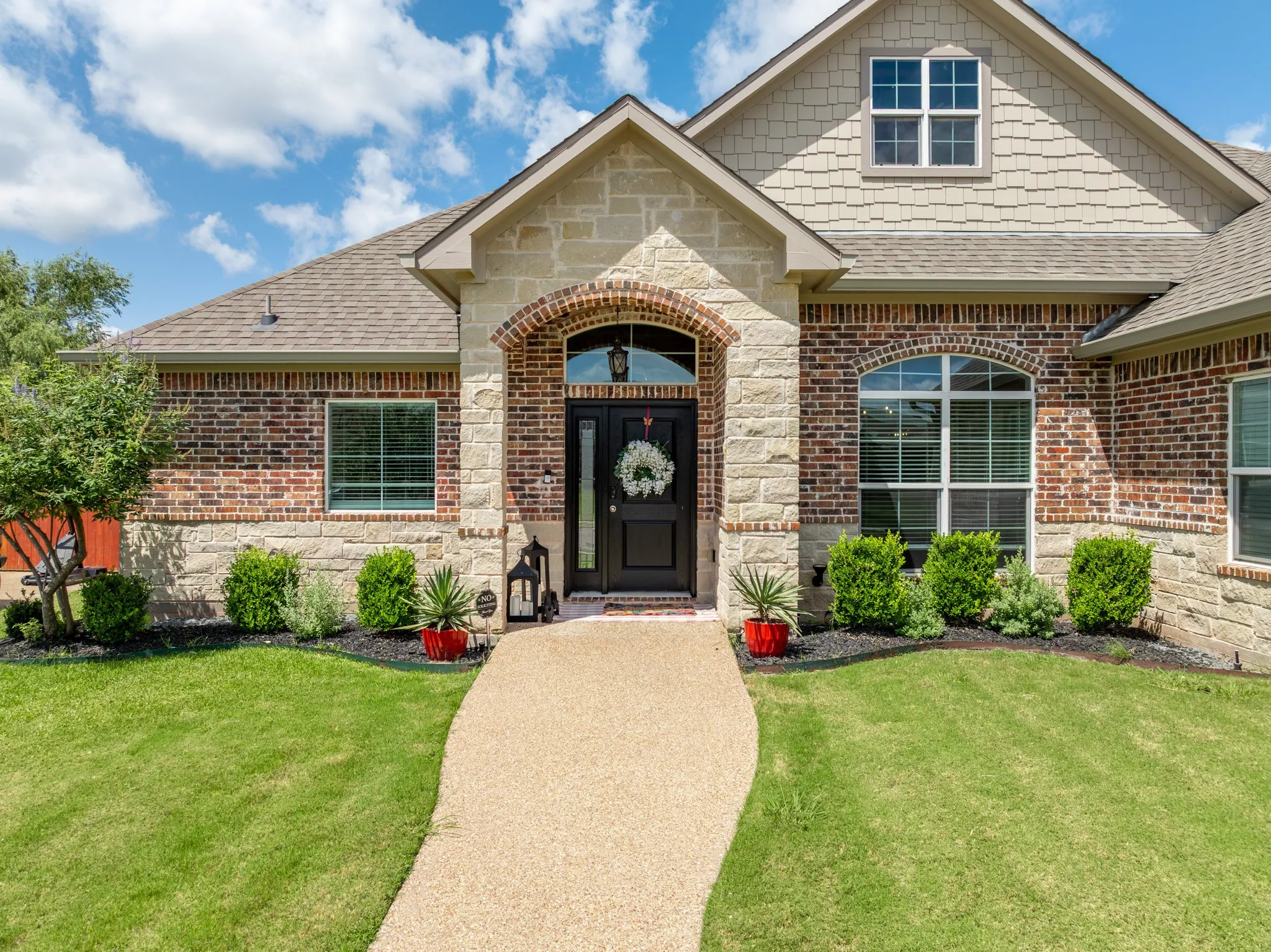 Single Family Residence For Sale in Mc Lennan County , 386 Cavitt Court, Robinson, Texas 76706, 4 Bedroom, 2 Bathroom, 2 Garage spaces, 2,159 Sqft, built in 2019, mls#21321538, Real Estate Agent in Robinson, Homes For Sale in Mc Lennan county, Homes For Sale in Robinson, Realtor in Robinson Texas, Real Estate Brokerage Independent Realty Texas, Luminita Cordes Realtor