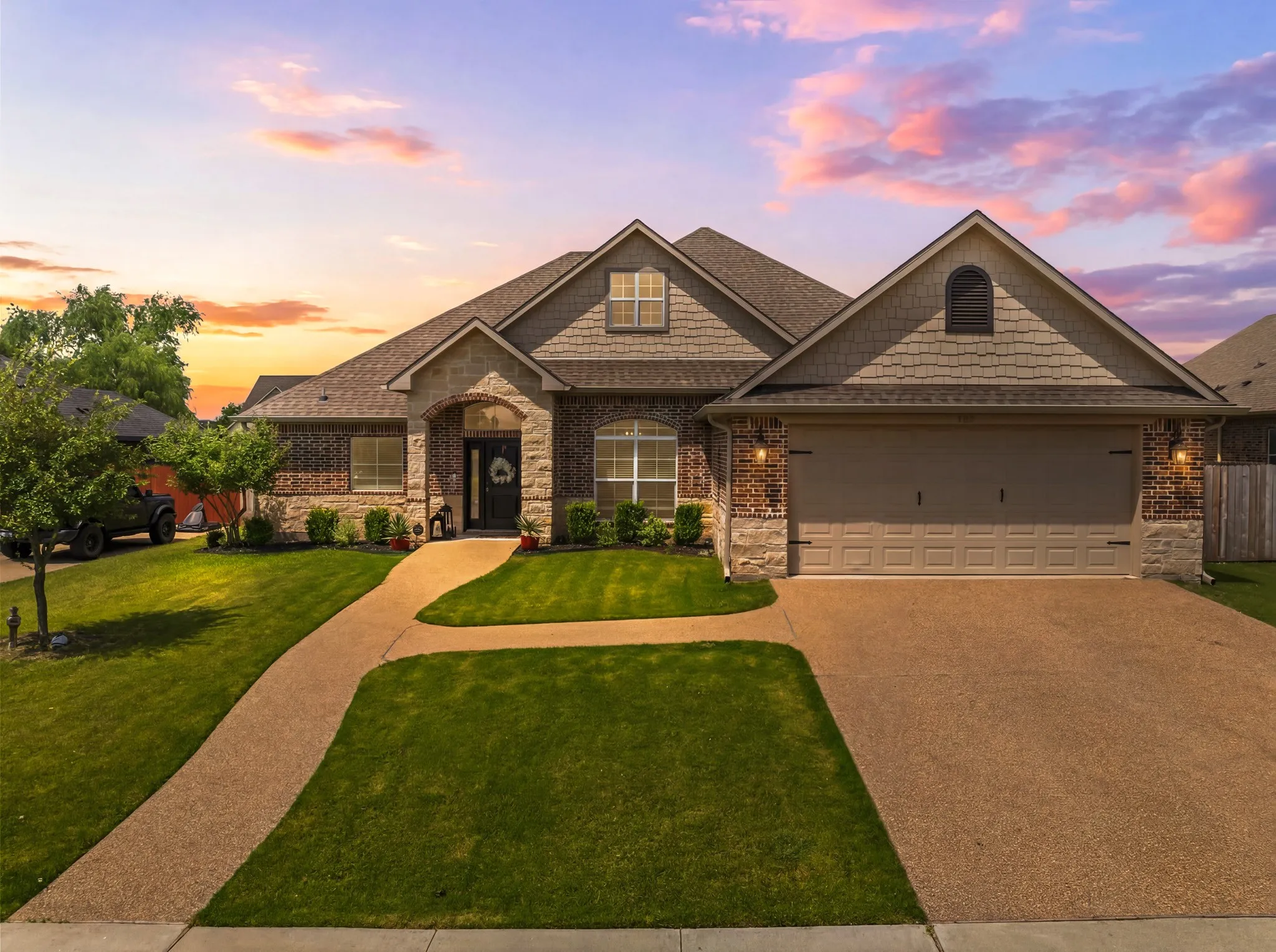 Single Family Residence For Sale in Mc Lennan County , 386 Cavitt Court, Robinson, Texas 76706, 4 Bedroom, 2 Bathroom, 2 Garage spaces, 2,159 Sqft, built in 2019, mls#21321538, Real Estate Agent in Robinson, Homes For Sale in Mc Lennan county, Homes For Sale in Robinson, Realtor in Robinson Texas, Real Estate Brokerage Independent Realty Texas, Luminita Cordes Realtor