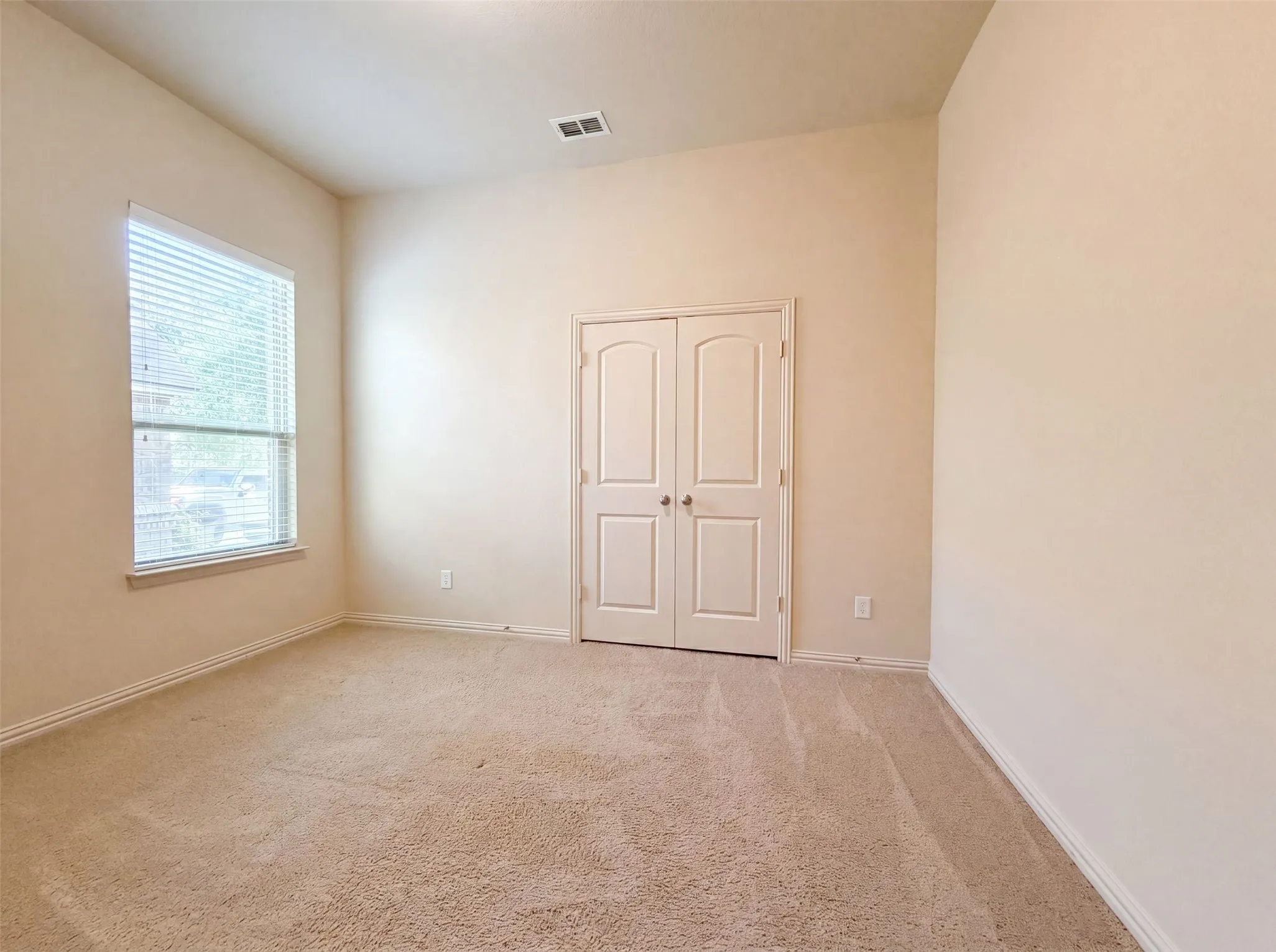 Single Family Residence For Sale in Wise County , 3005 S College Avenue, Decatur, Texas 76234, 3 Bedroom, 2 Bathroom, 3 Garage spaces, 2,245 Sqft, built in 2014, mls#21323316, Real Estate Agent in Decatur, Homes For Sale in Wise county, Homes For Sale in Decatur, Realtor in Decatur Texas, Real Estate Brokerage Independent Realty Texas, Luminita Cordes Realtor