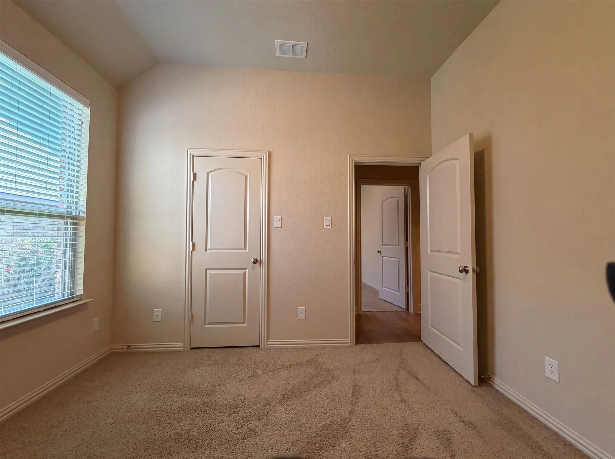 Single Family Residence For Sale in Wise County , 3005 S College Avenue, Decatur, Texas 76234, 3 Bedroom, 2 Bathroom, 3 Garage spaces, 2,245 Sqft, built in 2014, mls#21323316, Real Estate Agent in Decatur, Homes For Sale in Wise county, Homes For Sale in Decatur, Realtor in Decatur Texas, Real Estate Brokerage Independent Realty Texas, Luminita Cordes Realtor