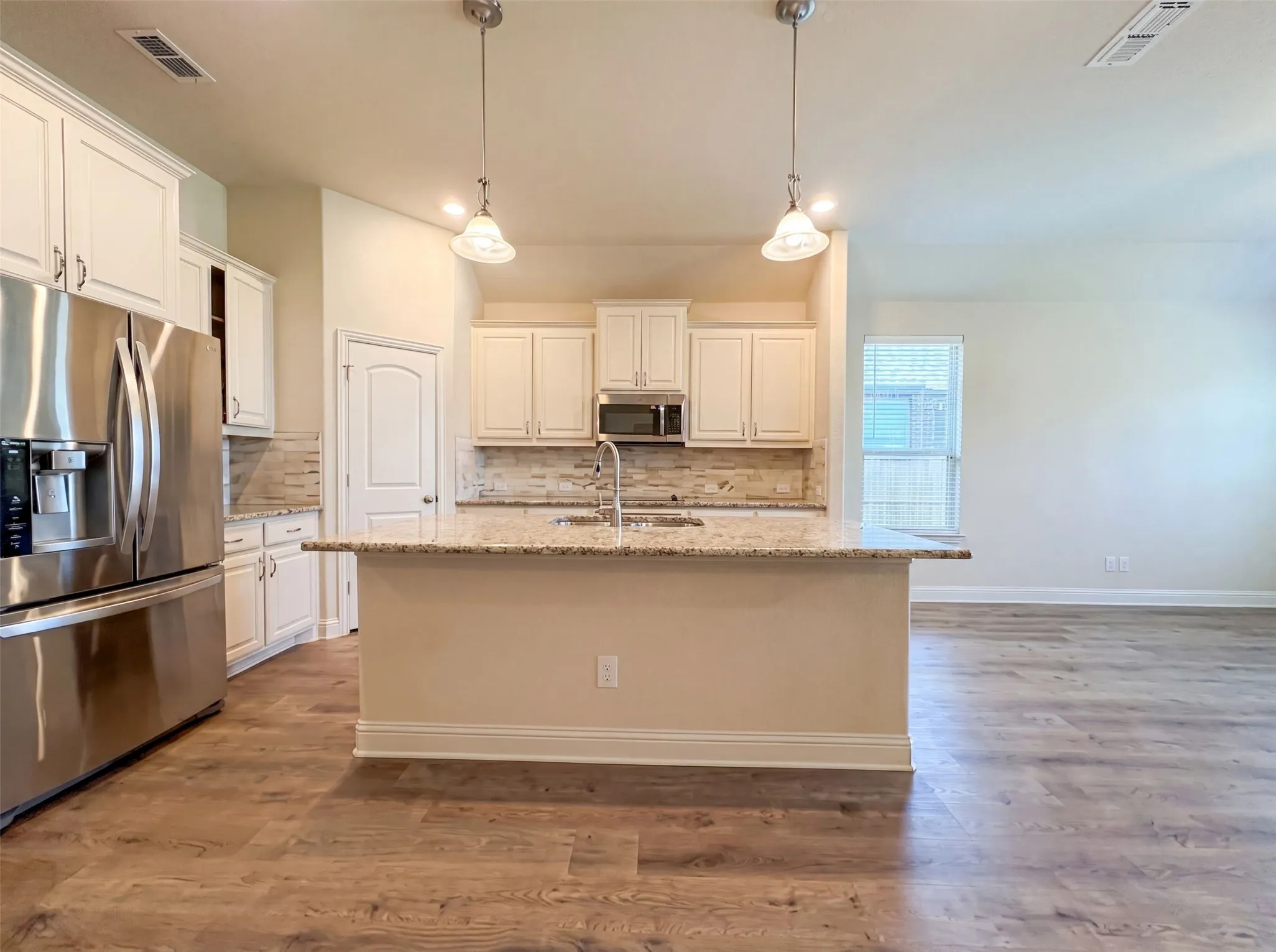 Single Family Residence For Sale in Wise County , 3005 S College Avenue, Decatur, Texas 76234, 3 Bedroom, 2 Bathroom, 3 Garage spaces, 2,245 Sqft, built in 2014, mls#21323316, Real Estate Agent in Decatur, Homes For Sale in Wise county, Homes For Sale in Decatur, Realtor in Decatur Texas, Real Estate Brokerage Independent Realty Texas, Luminita Cordes Realtor