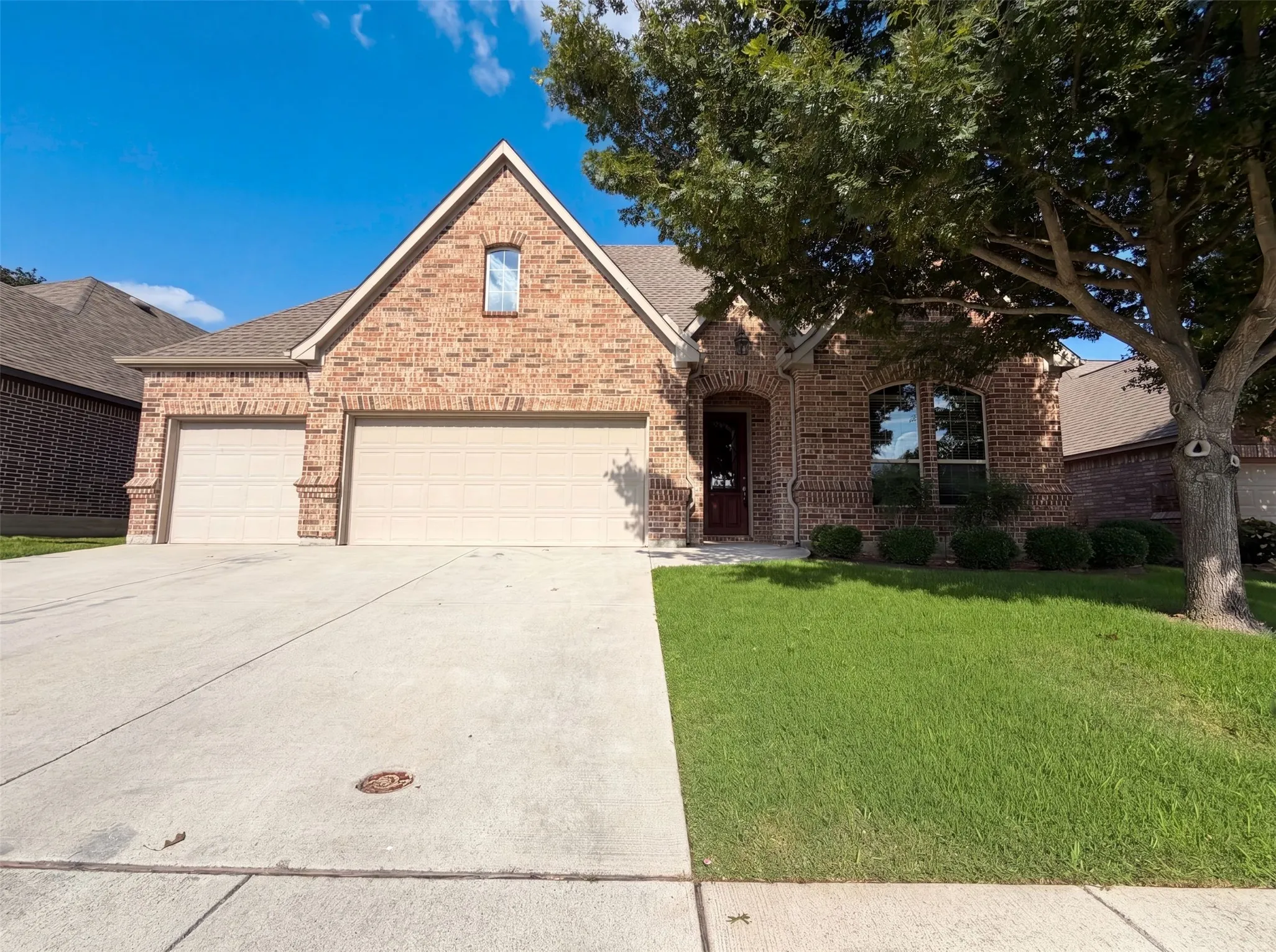 Single Family Residence For Sale in Wise County , 3005 S College Avenue, Decatur, Texas 76234, 3 Bedroom, 2 Bathroom, 3 Garage spaces, 2,245 Sqft, built in 2014, mls#21323316, Real Estate Agent in Decatur, Homes For Sale in Wise county, Homes For Sale in Decatur, Realtor in Decatur Texas, Real Estate Brokerage Independent Realty Texas, Luminita Cordes Realtor