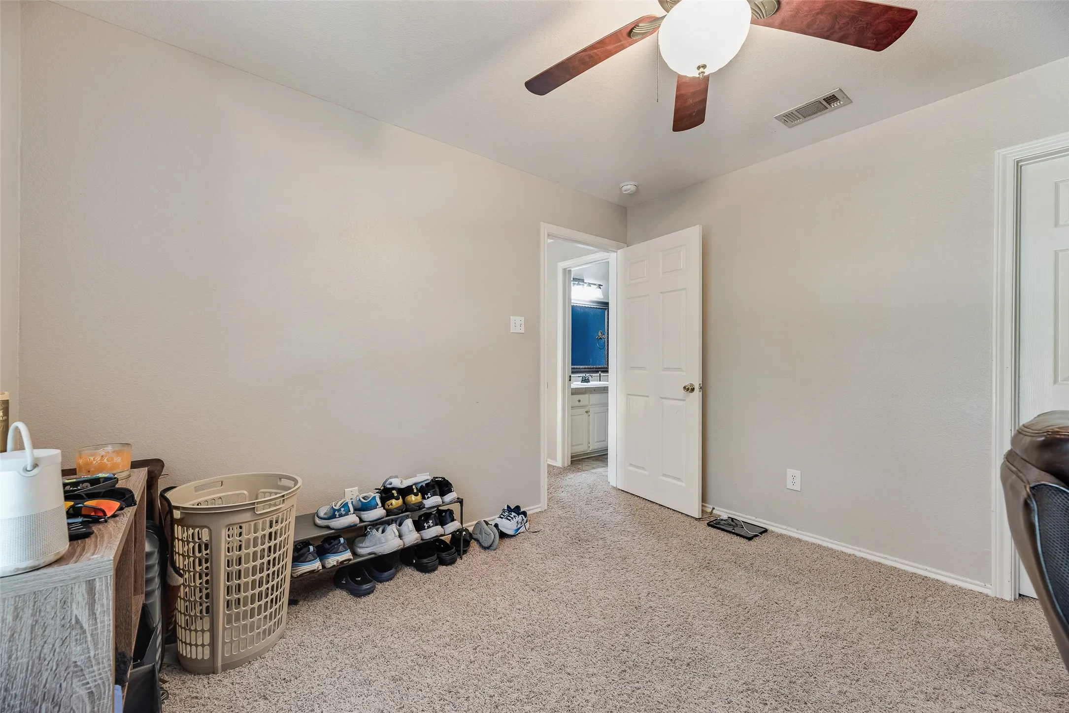 Single Family Residence For Sale in Rockwall County , 9018 Clearlake Drive, Rowlett, Texas 75088, 4 Bedroom, 3 Bathroom, 2 Garage spaces, 2,438 Sqft, built in 1993, mls#21322980, Real Estate Agent in Rowlett, Homes For Sale in Rockwall county, Homes For Sale in Rowlett, Realtor in Rowlett Texas, Real Estate Brokerage Independent Realty Texas, Luminita Cordes Realtor
