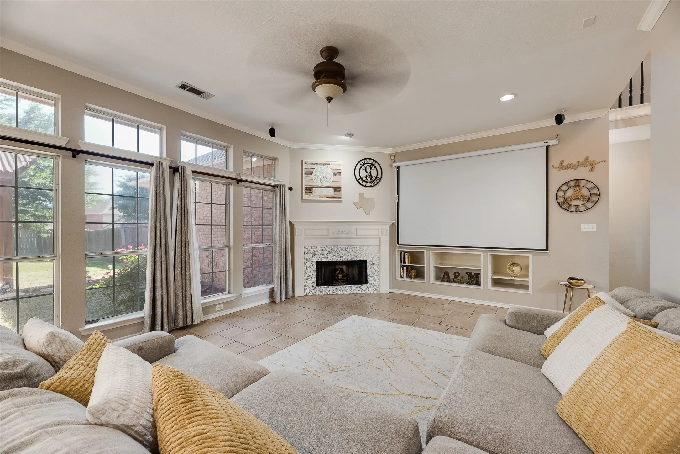Single Family Residence For Sale in Rockwall County , 9018 Clearlake Drive, Rowlett, Texas 75088, 4 Bedroom, 3 Bathroom, 2 Garage spaces, 2,438 Sqft, built in 1993, mls#21322980, Real Estate Agent in Rowlett, Homes For Sale in Rockwall county, Homes For Sale in Rowlett, Realtor in Rowlett Texas, Real Estate Brokerage Independent Realty Texas, Luminita Cordes Realtor