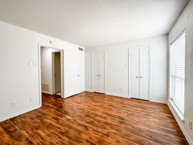 Condominium For Rent in Dallas County , 15151 Berry Trail 805, Dallas, Texas 75248, 1 Bedroom, 1 Bathroom, Garage spaces, 736 Sqft, built in 1980, mls#21323324, Real Estate Agent in Dallas, Homes For Rent in Dallas county, Homes For Rent in Dallas, Realtor in Dallas Texas, Real Estate Brokerage Independent Realty Texas, Luminita Cordes Realtor