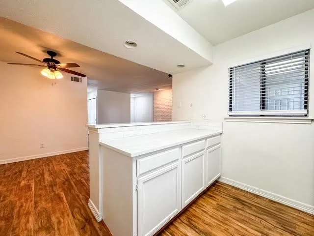 Condominium For Rent in Dallas County , 15151 Berry Trail 805, Dallas, Texas 75248, 1 Bedroom, 1 Bathroom, Garage spaces, 736 Sqft, built in 1980, mls#21323324, Real Estate Agent in Dallas, Homes For Rent in Dallas county, Homes For Rent in Dallas, Realtor in Dallas Texas, Real Estate Brokerage Independent Realty Texas, Luminita Cordes Realtor