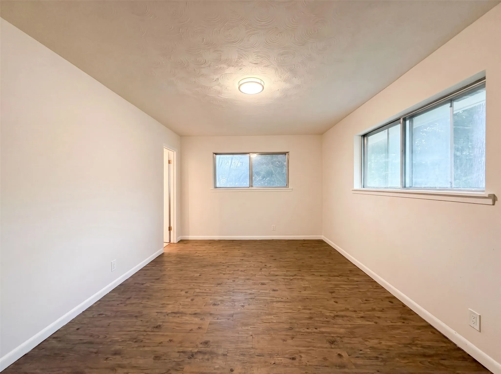 Single Family Residence For Sale in Grayson County , 437 Denison Drive, Pottsboro, Texas 75076, 2 Bedroom, 2 Bathroom, 2 Garage spaces, 1,111 Sqft, built in 1970, mls#21323325, Real Estate Agent in Pottsboro, Homes For Sale in Grayson county, Homes For Sale in Pottsboro, Realtor in Pottsboro Texas, Real Estate Brokerage Independent Realty Texas, Luminita Cordes Realtor