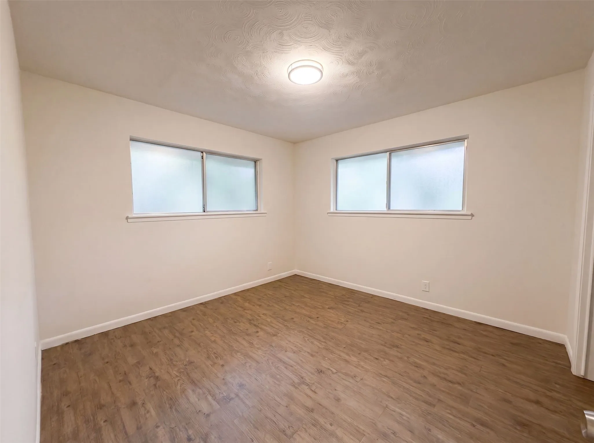 Single Family Residence For Sale in Grayson County , 437 Denison Drive, Pottsboro, Texas 75076, 2 Bedroom, 2 Bathroom, 2 Garage spaces, 1,111 Sqft, built in 1970, mls#21323325, Real Estate Agent in Pottsboro, Homes For Sale in Grayson county, Homes For Sale in Pottsboro, Realtor in Pottsboro Texas, Real Estate Brokerage Independent Realty Texas, Luminita Cordes Realtor