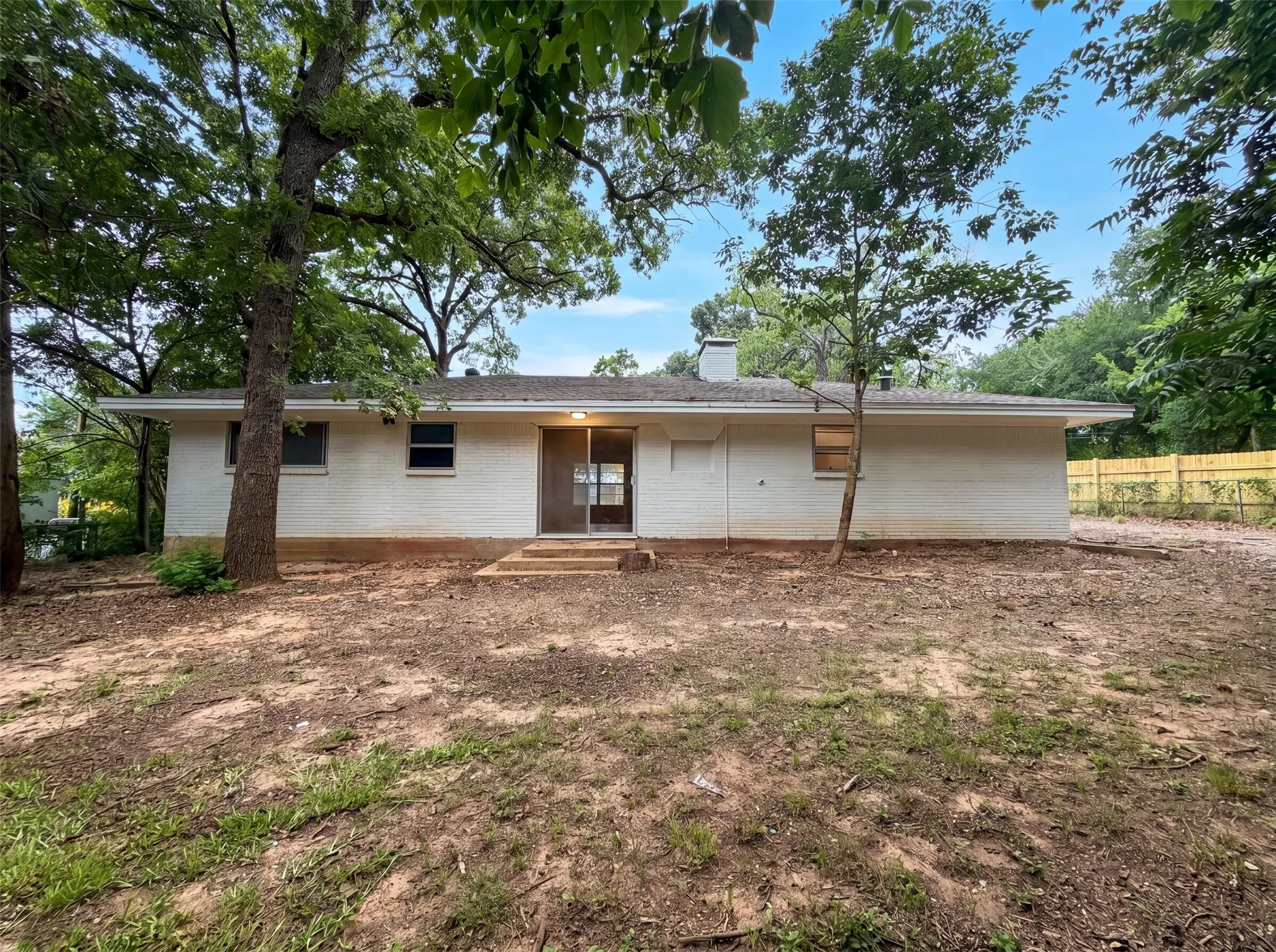 Single Family Residence For Sale in Grayson County , 437 Denison Drive, Pottsboro, Texas 75076, 2 Bedroom, 2 Bathroom, 2 Garage spaces, 1,111 Sqft, built in 1970, mls#21323325, Real Estate Agent in Pottsboro, Homes For Sale in Grayson county, Homes For Sale in Pottsboro, Realtor in Pottsboro Texas, Real Estate Brokerage Independent Realty Texas, Luminita Cordes Realtor