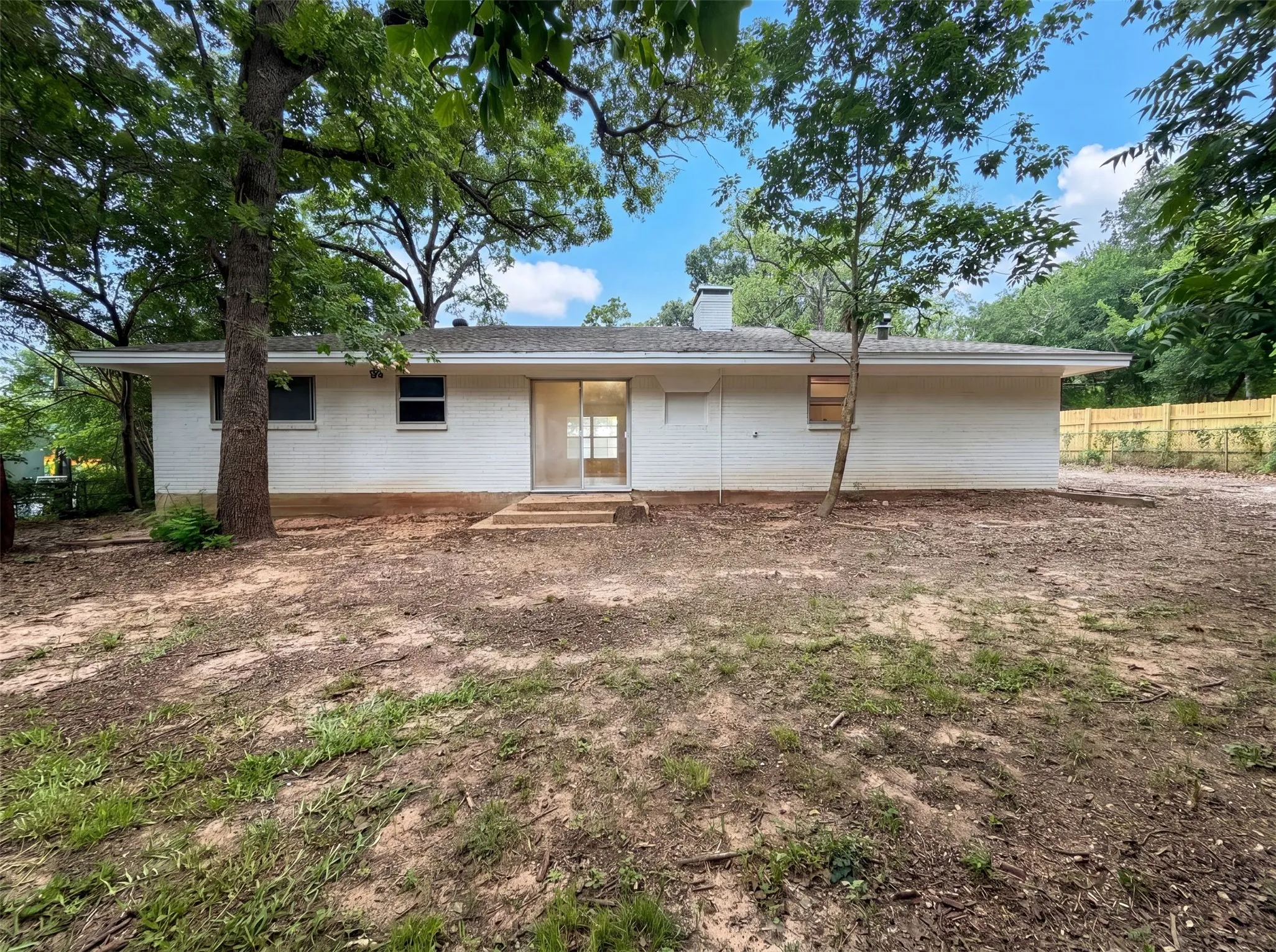 Single Family Residence For Sale in Grayson County , 437 Denison Drive, Pottsboro, Texas 75076, 2 Bedroom, 2 Bathroom, 2 Garage spaces, 1,111 Sqft, built in 1970, mls#21323325, Real Estate Agent in Pottsboro, Homes For Sale in Grayson county, Homes For Sale in Pottsboro, Realtor in Pottsboro Texas, Real Estate Brokerage Independent Realty Texas, Luminita Cordes Realtor