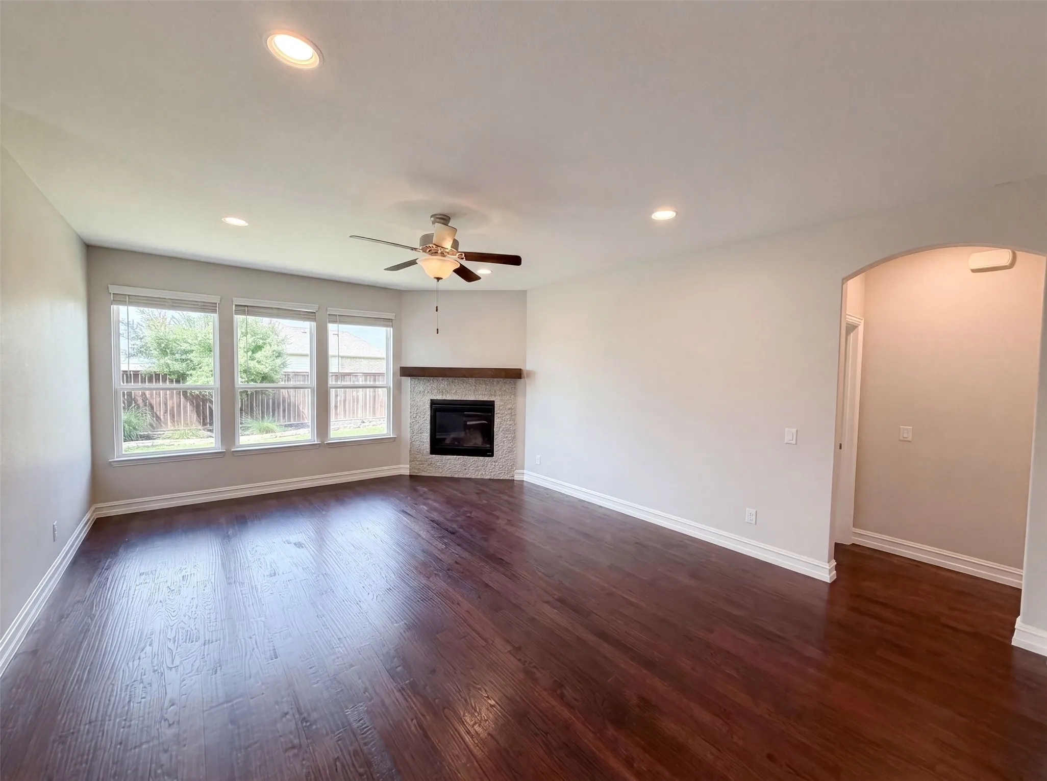 Single Family Residence For Sale in Collin County , 1611 Temperance Way, Wylie, Texas 75098, 3 Bedroom, 3 Bathroom, 2 Garage spaces, 2,631 Sqft, built in 2019, mls#21323327, Real Estate Agent in Wylie, Homes For Sale in Collin county, Homes For Sale in Wylie, Realtor in Wylie Texas, Real Estate Brokerage Independent Realty Texas, Luminita Cordes Realtor