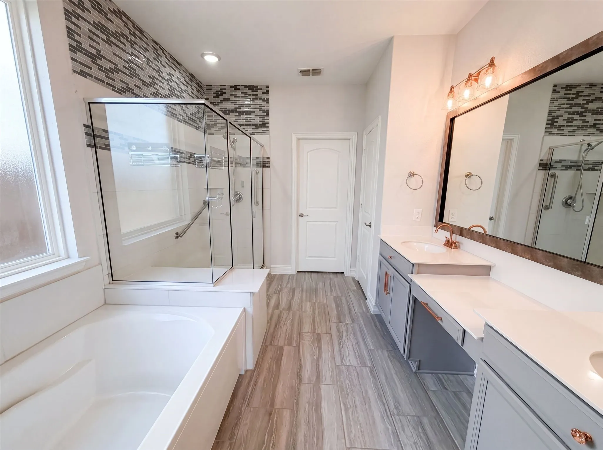 Single Family Residence For Sale in Collin County , 1611 Temperance Way, Wylie, Texas 75098, 3 Bedroom, 3 Bathroom, 2 Garage spaces, 2,631 Sqft, built in 2019, mls#21323327, Real Estate Agent in Wylie, Homes For Sale in Collin county, Homes For Sale in Wylie, Realtor in Wylie Texas, Real Estate Brokerage Independent Realty Texas, Luminita Cordes Realtor