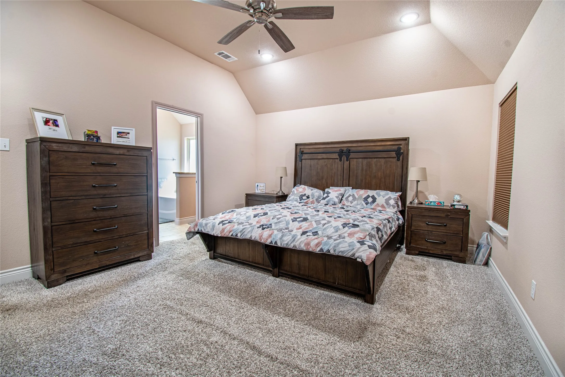 Single Family Residence For Sale in Parker County , 1009 Sky Court, Weatherford, Texas 76085, 4 Bedroom, 3 Bathroom, 2 Garage spaces, 2,400 Sqft, built in 2021, mls#21323328, Real Estate Agent in Weatherford, Homes For Sale in Parker county, Homes For Sale in Weatherford, Realtor in Weatherford Texas, Real Estate Brokerage Independent Realty Texas, Luminita Cordes Realtor