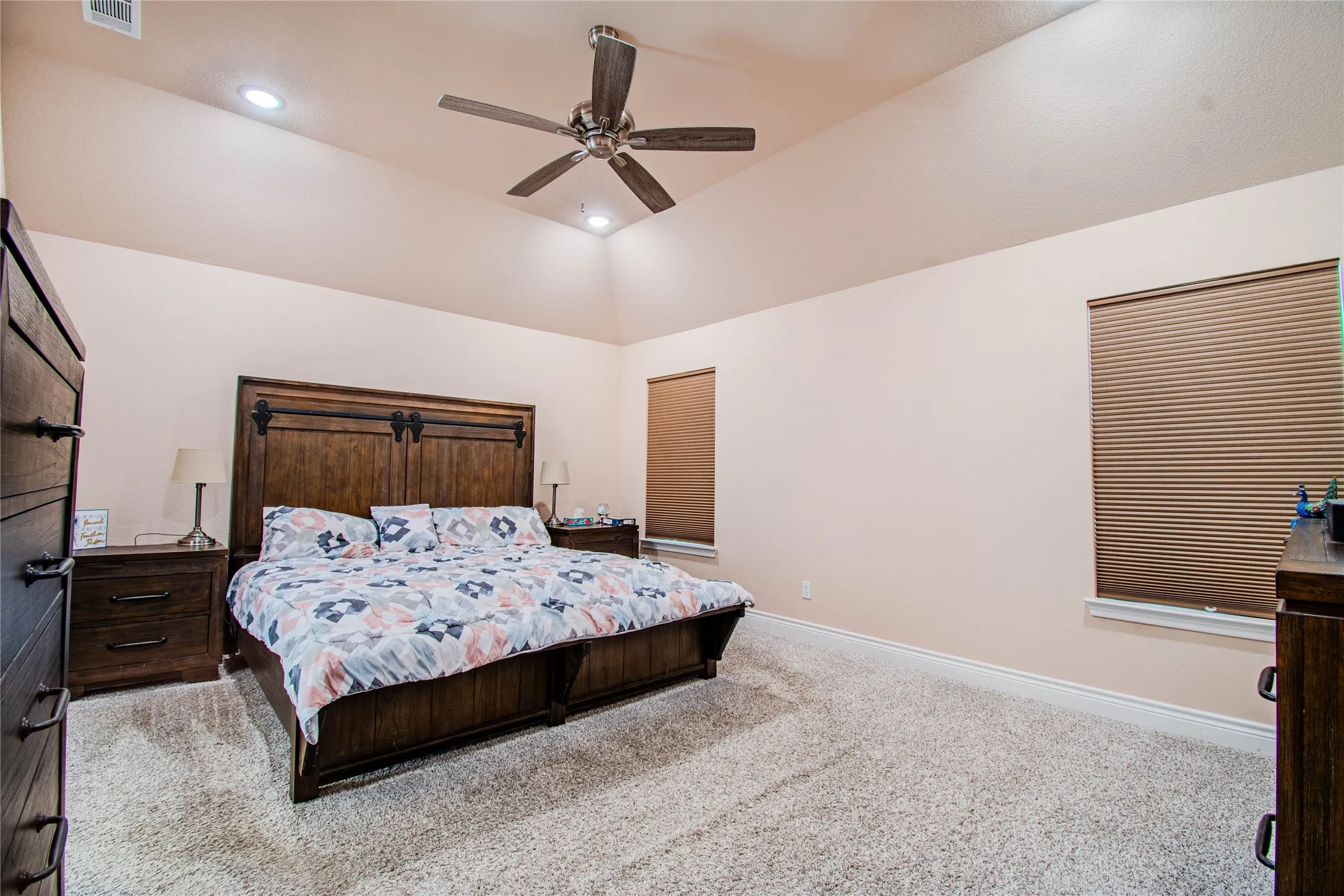 Single Family Residence For Sale in Parker County , 1009 Sky Court, Weatherford, Texas 76085, 4 Bedroom, 3 Bathroom, 2 Garage spaces, 2,400 Sqft, built in 2021, mls#21323328, Real Estate Agent in Weatherford, Homes For Sale in Parker county, Homes For Sale in Weatherford, Realtor in Weatherford Texas, Real Estate Brokerage Independent Realty Texas, Luminita Cordes Realtor