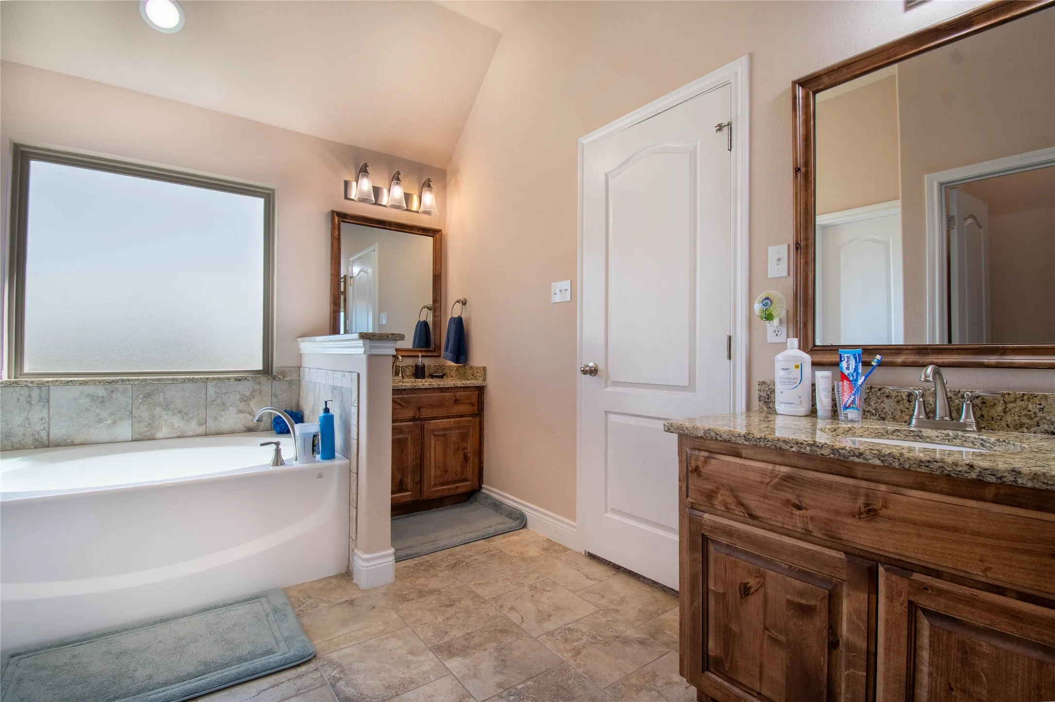 Single Family Residence For Sale in Parker County , 1009 Sky Court, Weatherford, Texas 76085, 4 Bedroom, 3 Bathroom, 2 Garage spaces, 2,400 Sqft, built in 2021, mls#21323328, Real Estate Agent in Weatherford, Homes For Sale in Parker county, Homes For Sale in Weatherford, Realtor in Weatherford Texas, Real Estate Brokerage Independent Realty Texas, Luminita Cordes Realtor