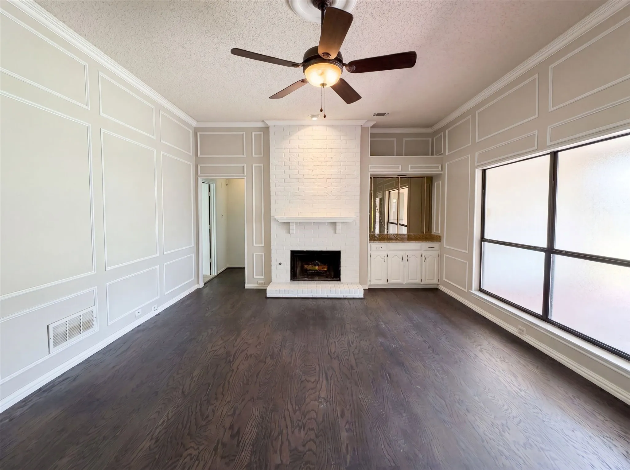 Single Family Residence For Sale in Collin County , 6712 Coach House Lane, Plano, Texas 75023, 3 Bedroom, 2 Bathroom, 2 Garage spaces, 1,669 Sqft, built in 1984, mls#21323329, Real Estate Agent in Plano, Homes For Sale in Collin county, Homes For Sale in Plano, Realtor in Plano Texas, Real Estate Brokerage Independent Realty Texas, Luminita Cordes Realtor