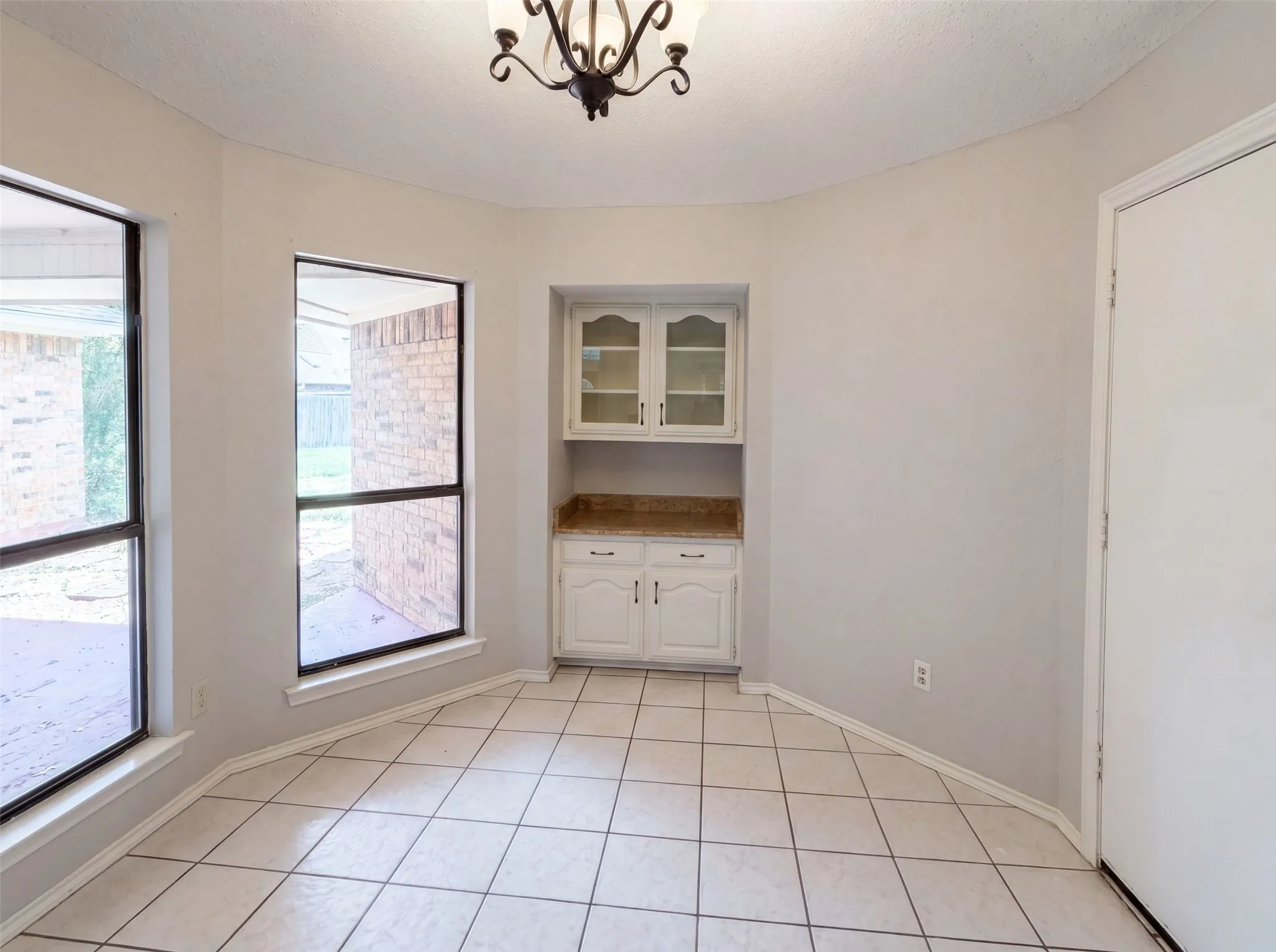 Single Family Residence For Sale in Collin County , 6712 Coach House Lane, Plano, Texas 75023, 3 Bedroom, 2 Bathroom, 2 Garage spaces, 1,669 Sqft, built in 1984, mls#21323329, Real Estate Agent in Plano, Homes For Sale in Collin county, Homes For Sale in Plano, Realtor in Plano Texas, Real Estate Brokerage Independent Realty Texas, Luminita Cordes Realtor