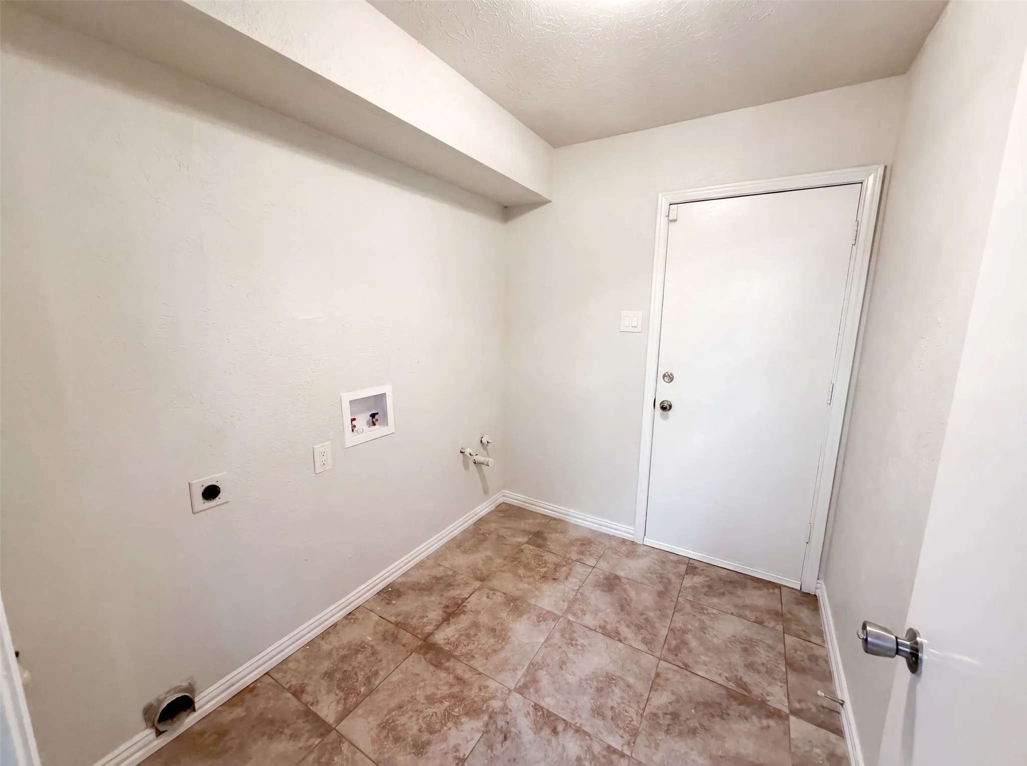Single Family Residence For Sale in Dallas County , 316 Brookwood Drive, De Soto, Texas 75115, 3 Bedroom, 2 Bathroom, 2 Garage spaces, 2,298 Sqft, built in 1971, mls#21323334, Real Estate Agent in De Soto, Homes For Sale in Dallas county, Homes For Sale in De Soto, Realtor in De Soto Texas, Real Estate Brokerage Independent Realty Texas, Luminita Cordes Realtor