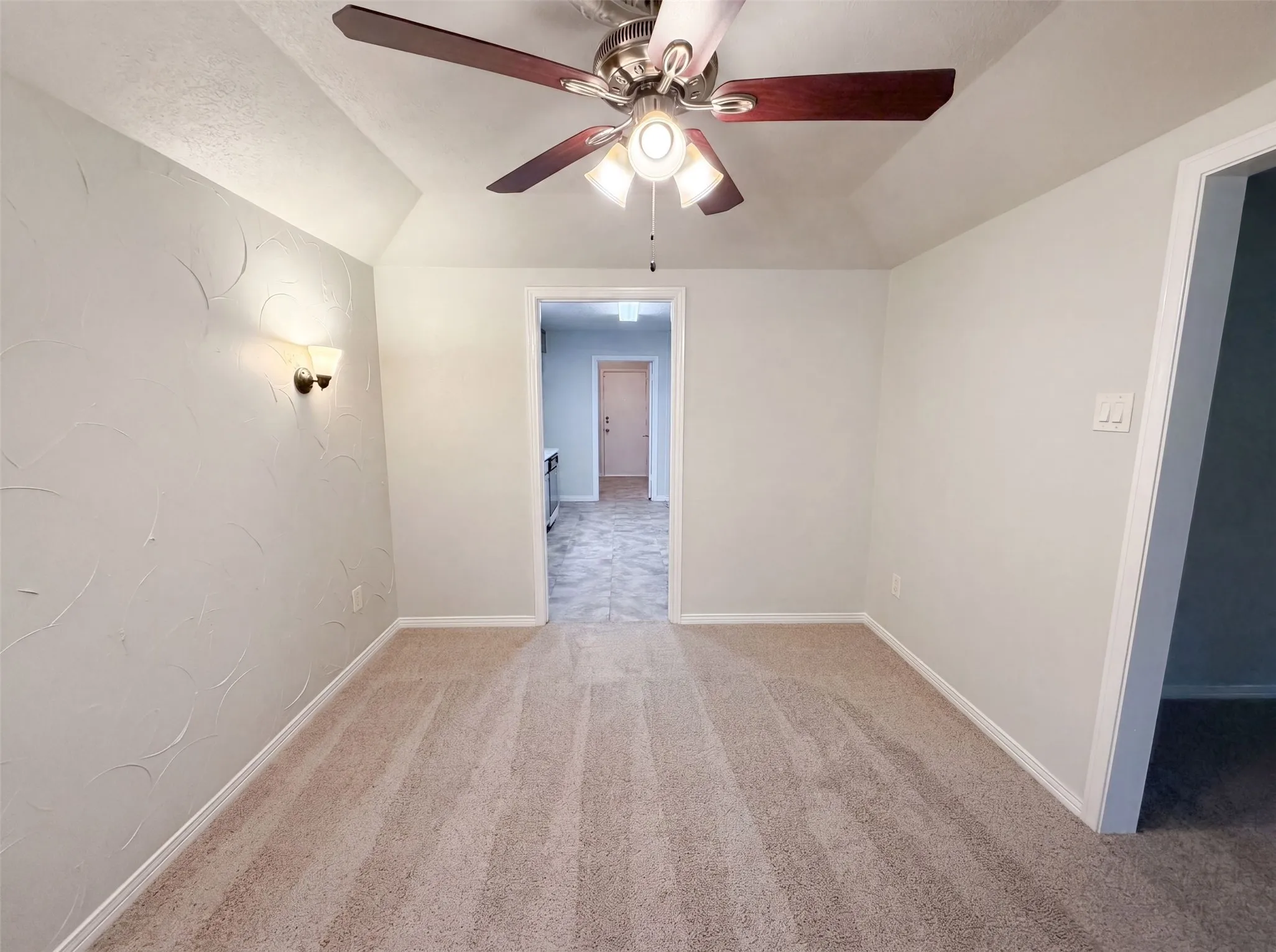 Single Family Residence For Sale in Dallas County , 316 Brookwood Drive, De Soto, Texas 75115, 3 Bedroom, 2 Bathroom, 2 Garage spaces, 2,298 Sqft, built in 1971, mls#21323334, Real Estate Agent in De Soto, Homes For Sale in Dallas county, Homes For Sale in De Soto, Realtor in De Soto Texas, Real Estate Brokerage Independent Realty Texas, Luminita Cordes Realtor