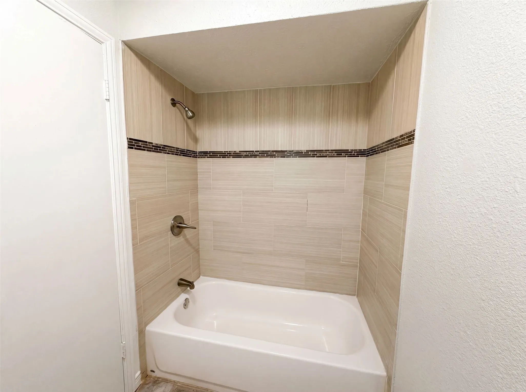 Single Family Residence For Sale in Dallas County , 316 Brookwood Drive, De Soto, Texas 75115, 3 Bedroom, 2 Bathroom, 2 Garage spaces, 2,298 Sqft, built in 1971, mls#21323334, Real Estate Agent in De Soto, Homes For Sale in Dallas county, Homes For Sale in De Soto, Realtor in De Soto Texas, Real Estate Brokerage Independent Realty Texas, Luminita Cordes Realtor