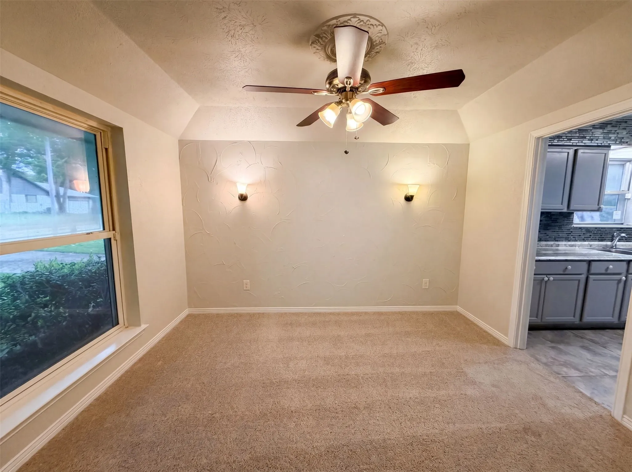 Single Family Residence For Sale in Dallas County , 316 Brookwood Drive, De Soto, Texas 75115, 3 Bedroom, 2 Bathroom, 2 Garage spaces, 2,298 Sqft, built in 1971, mls#21323334, Real Estate Agent in De Soto, Homes For Sale in Dallas county, Homes For Sale in De Soto, Realtor in De Soto Texas, Real Estate Brokerage Independent Realty Texas, Luminita Cordes Realtor