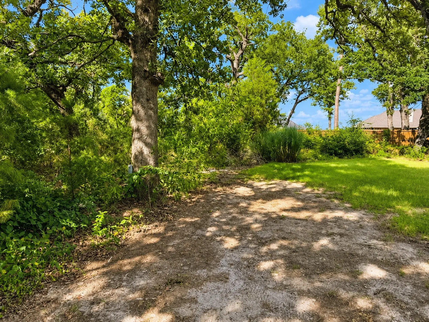 Single Family Residence For Sale in Smith County , 10038 County Road 313, Tyler, Texas 75706, 3 Bedroom, 2 Bathroom, Garage spaces, 1,664 Sqft, built in 1983, mls#21323345, Real Estate Agent in Tyler, Homes For Sale in Smith county, Homes For Sale in Tyler, Realtor in Tyler Texas, Real Estate Brokerage Independent Realty Texas, Luminita Cordes Realtor