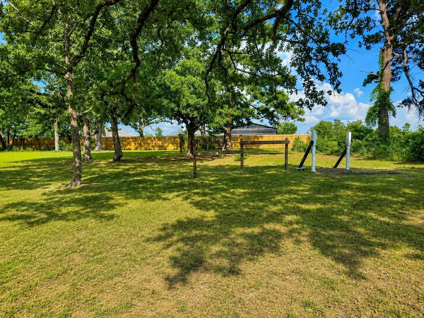 Single Family Residence For Sale in Smith County , 10038 County Road 313, Tyler, Texas 75706, 3 Bedroom, 2 Bathroom, Garage spaces, 1,664 Sqft, built in 1983, mls#21323345, Real Estate Agent in Tyler, Homes For Sale in Smith county, Homes For Sale in Tyler, Realtor in Tyler Texas, Real Estate Brokerage Independent Realty Texas, Luminita Cordes Realtor
