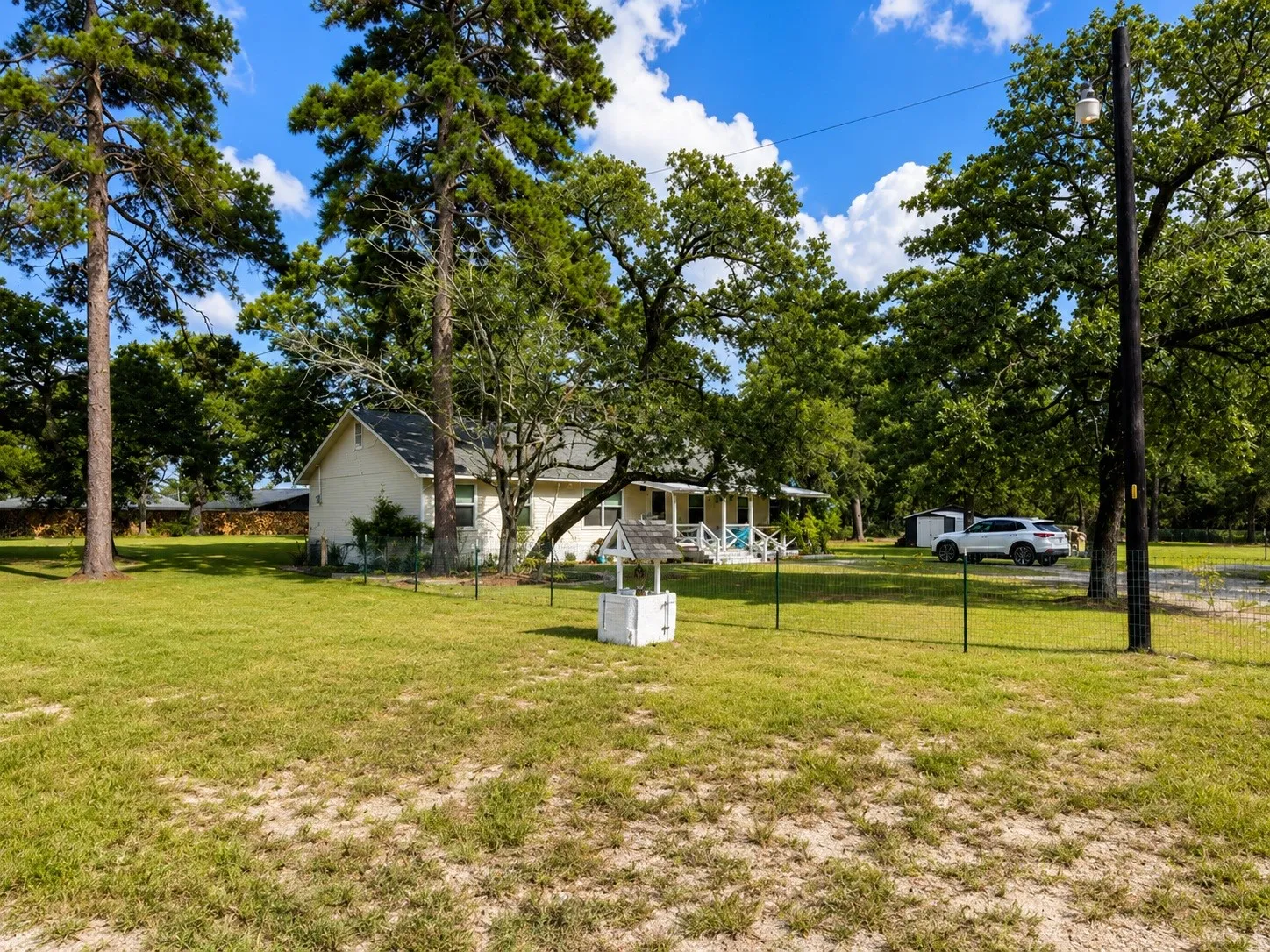 Single Family Residence For Sale in Smith County , 10038 County Road 313, Tyler, Texas 75706, 3 Bedroom, 2 Bathroom, Garage spaces, 1,664 Sqft, built in 1983, mls#21323345, Real Estate Agent in Tyler, Homes For Sale in Smith county, Homes For Sale in Tyler, Realtor in Tyler Texas, Real Estate Brokerage Independent Realty Texas, Luminita Cordes Realtor