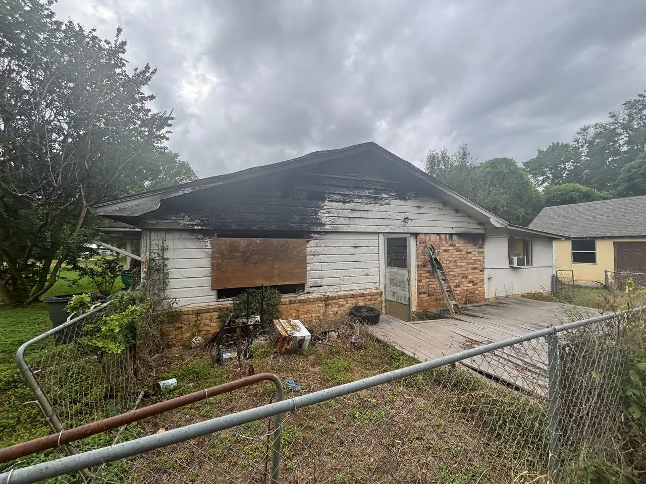 Single Family Residence For Sale in Anderson County , 115 Shadycreek Drive, Palestine, Texas 75801, 3 Bedrooms, 2 Bathrooms, Garage spaces, 1,920 Sqft, built in 1967, Price $39,000, mls#21323346, Real Estate Agent in Palestine, Homes For Sale in Anderson county, Homes For Sale in Palestine, Realtor in Palestine Texas, Real Estate Brokerage Independent Realty Texas, Luminita Cordes Realtor