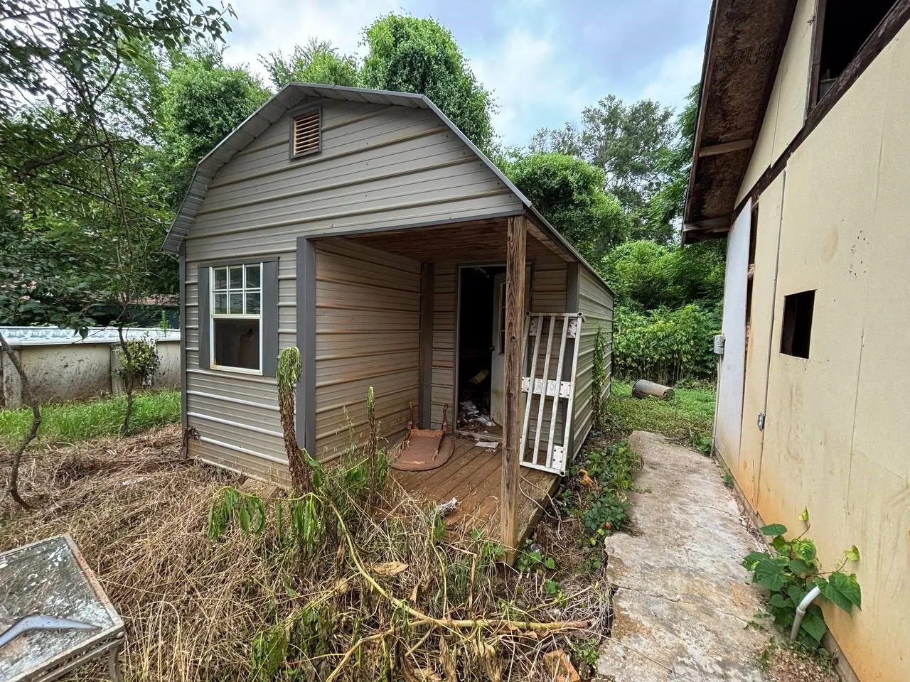 Single Family Residence For Sale in Anderson County , 115 Shadycreek Drive, Palestine, Texas 75801, 3 Bedrooms, 2 Bathrooms, Garage spaces, 1,920 Sqft, built in 1967, Price $39,000, mls#21323346, Real Estate Agent in Palestine, Homes For Sale in Anderson county, Homes For Sale in Palestine, Realtor in Palestine Texas, Real Estate Brokerage Independent Realty Texas, Luminita Cordes Realtor