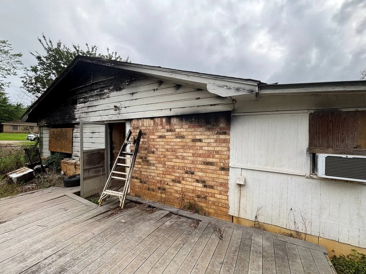 Single Family Residence For Sale in Anderson County , 115 Shadycreek Drive, Palestine, Texas 75801, 3 Bedrooms, 2 Bathrooms, Garage spaces, 1,920 Sqft, built in 1967, Price $39,000, mls#21323346, Real Estate Agent in Palestine, Homes For Sale in Anderson county, Homes For Sale in Palestine, Realtor in Palestine Texas, Real Estate Brokerage Independent Realty Texas, Luminita Cordes Realtor