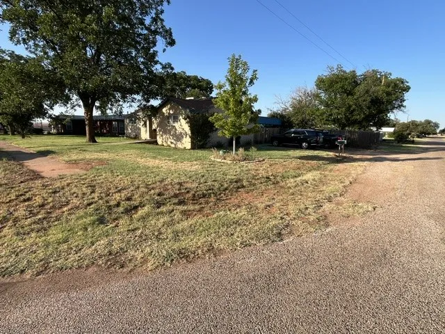Single Family Residence For Sale in Fisher County , 116 Barb Street, Roby, Texas 79543, 3 Bedrooms, 2 Bathrooms, Garage spaces, 1,811 Sqft, built in 1955, Price $215,000, mls#21323352, Real Estate Agent in Roby, Homes For Sale in Fisher county, Homes For Sale in Roby, Realtor in Roby Texas, Real Estate Brokerage Independent Realty Texas, Luminita Cordes Realtor