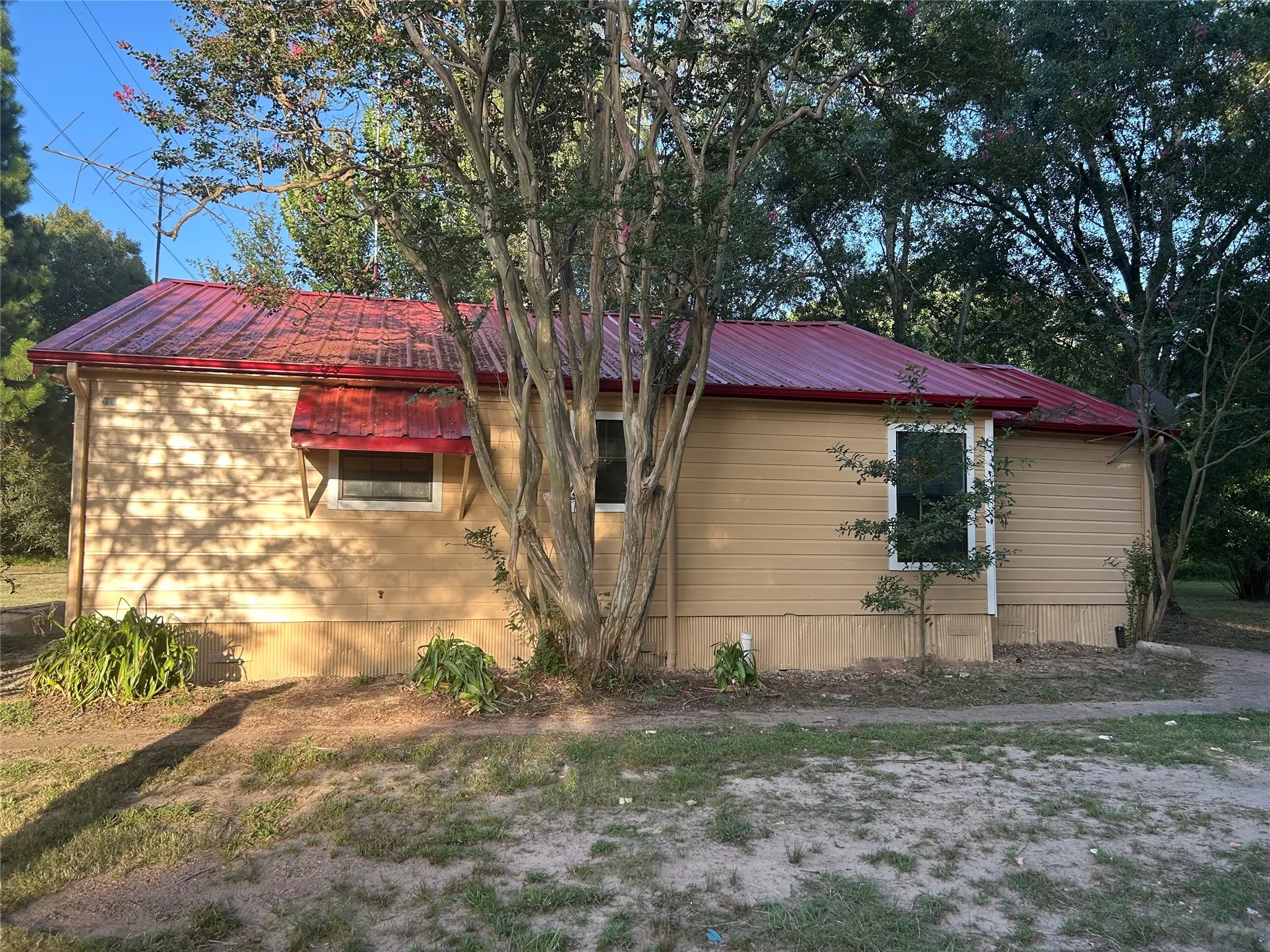 Farm For Sale in Kaufman County , 10710 US Highway 80, Terrell, Texas 75161, 1 Bedroom, 1 Bathroom, Garage spaces, 1,206 Sqft, built in 1930, Price $749,000, mls#21323360, Real Estate Agent in Terrell, Homes For Sale in Kaufman county, Homes For Sale in Terrell, Realtor in Terrell Texas, Real Estate Brokerage Independent Realty Texas, Luminita Cordes Realtor