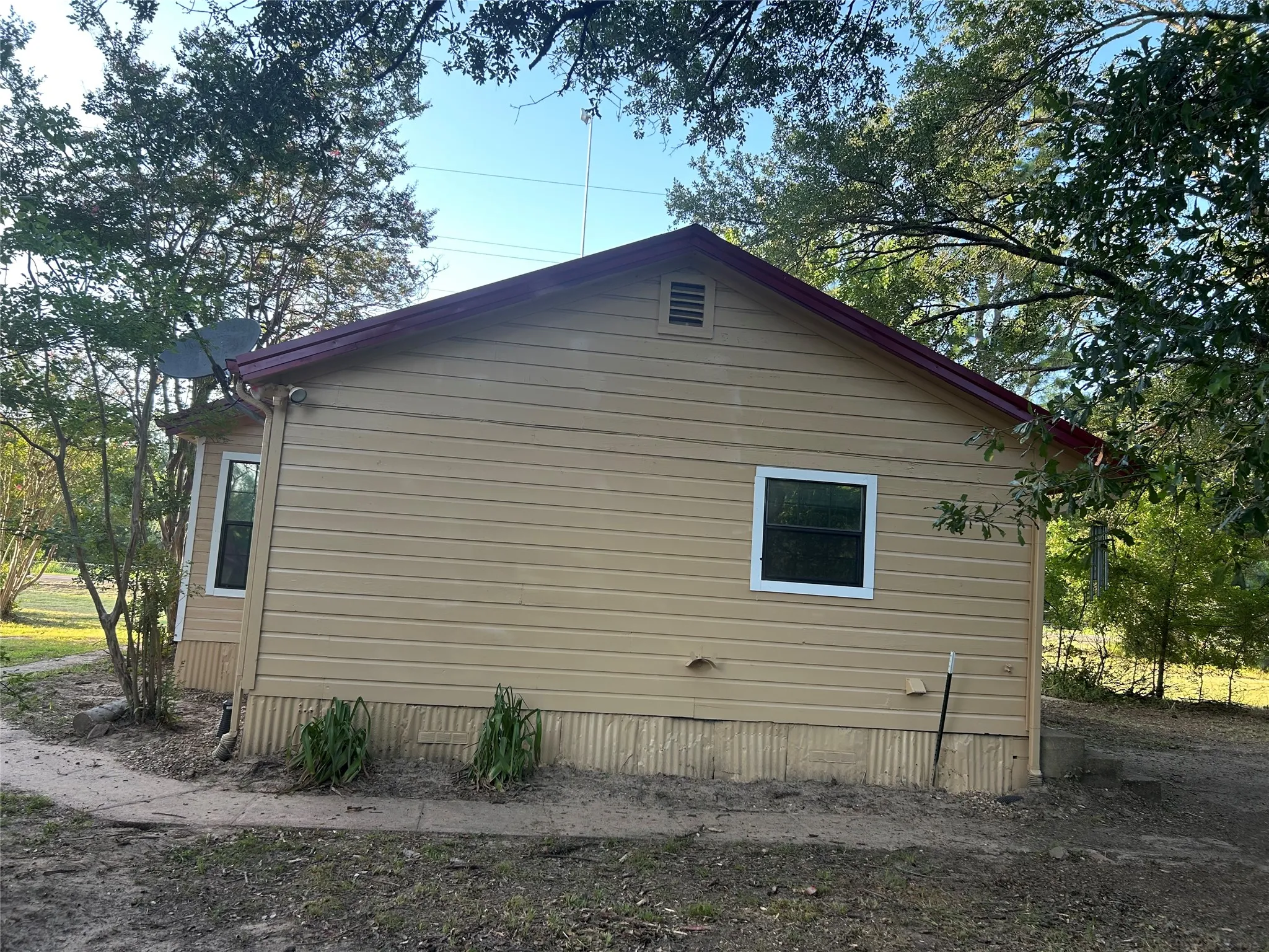 Farm For Sale in Kaufman County , 10710 US Highway 80, Terrell, Texas 75161, 1 Bedroom, 1 Bathroom, Garage spaces, 1,206 Sqft, built in 1930, Price $749,000, mls#21323360, Real Estate Agent in Terrell, Homes For Sale in Kaufman county, Homes For Sale in Terrell, Realtor in Terrell Texas, Real Estate Brokerage Independent Realty Texas, Luminita Cordes Realtor