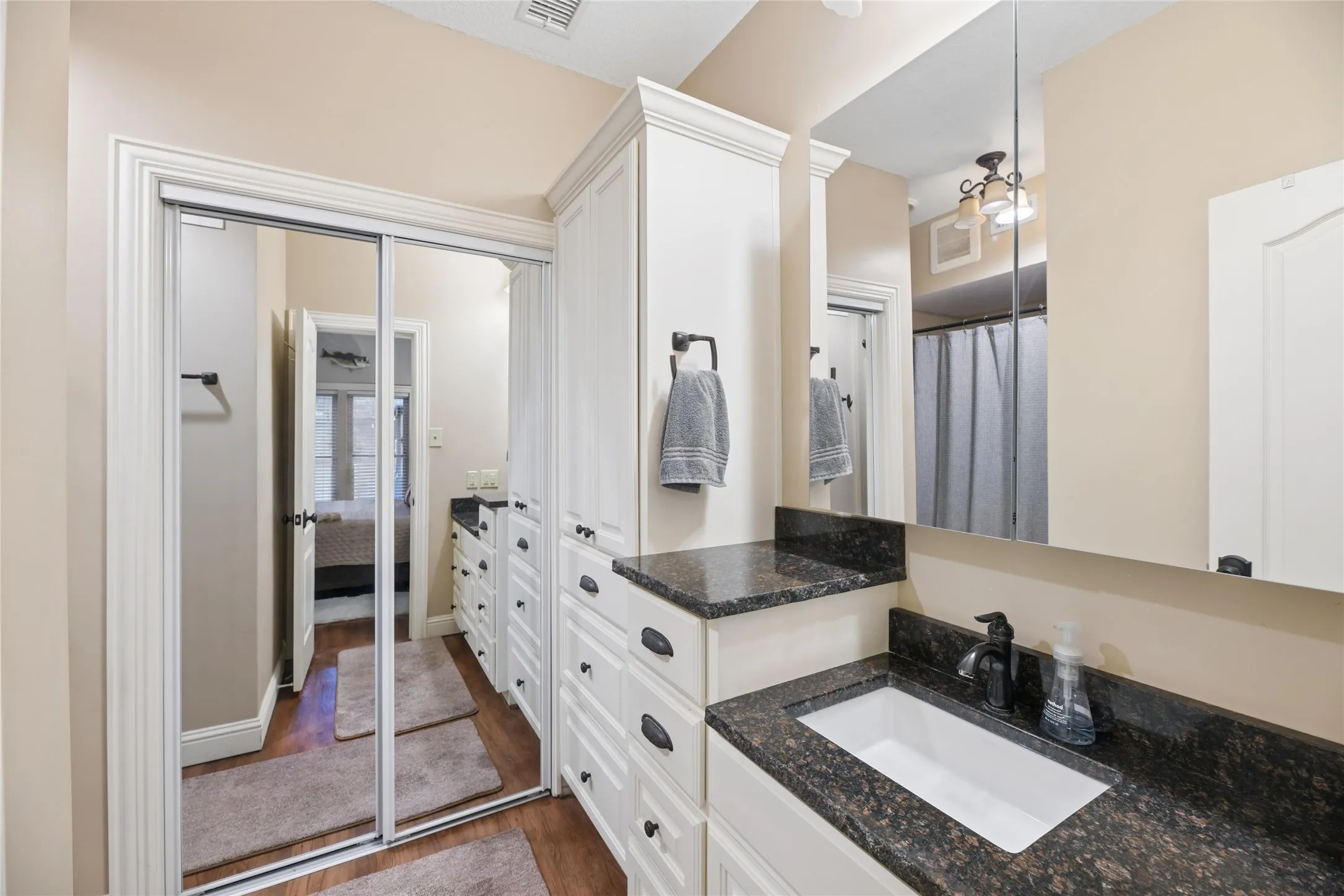 Townhouse For Sale in Grayson County , 149 Summer Place Circle BLDG N UNIT 149, Pottsboro, Texas 75076, 2 Bedroom, 2 Bathroom, 1 Garage spaces, 1,257 Sqft, built in 1984, mls#21323374, Real Estate Agent in Pottsboro, Homes For Sale in Grayson county, Homes For Sale in Pottsboro, Realtor in Pottsboro Texas, Real Estate Brokerage Independent Realty Texas, Luminita Cordes Realtor