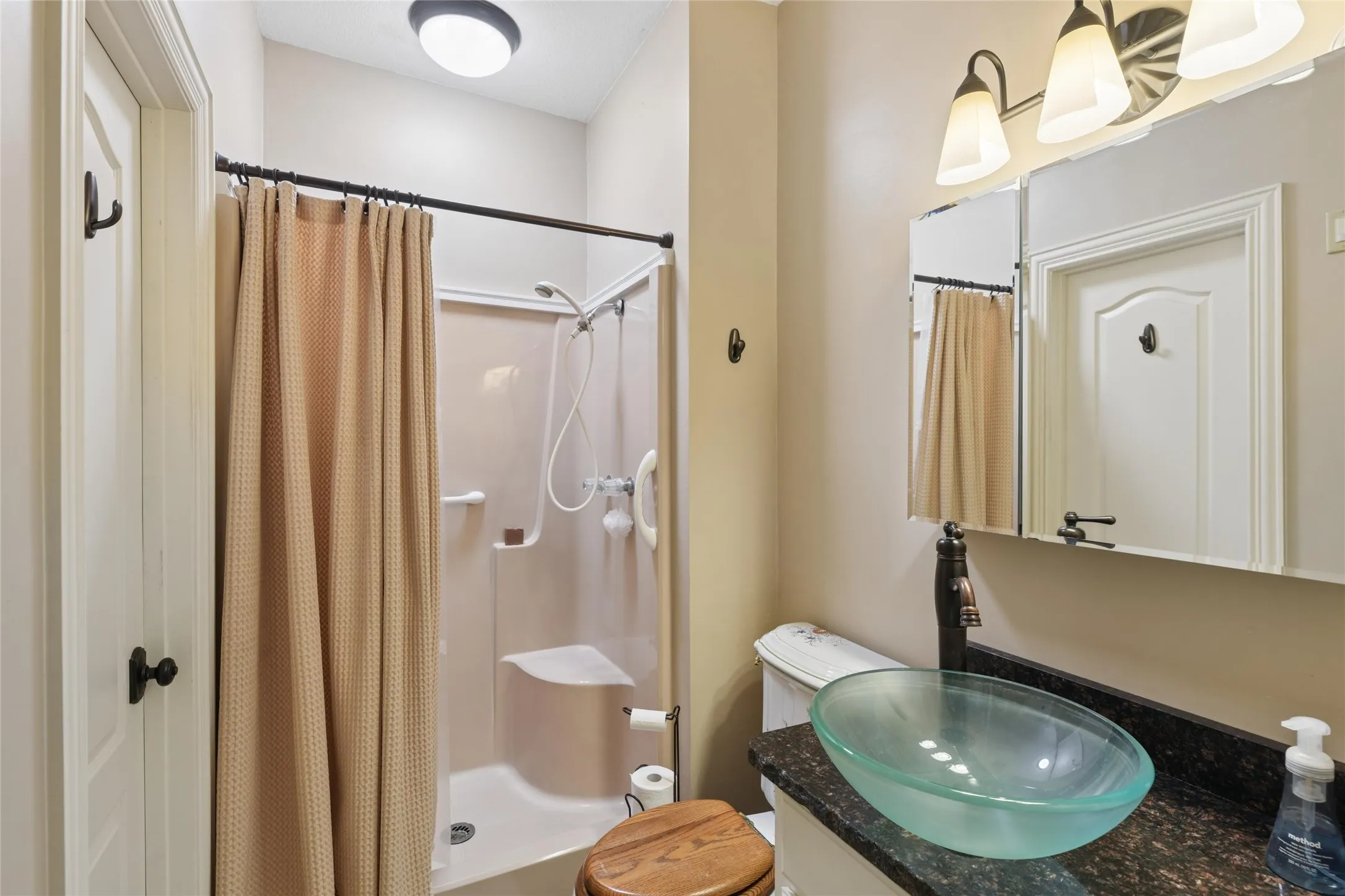Townhouse For Sale in Grayson County , 149 Summer Place Circle BLDG N UNIT 149, Pottsboro, Texas 75076, 2 Bedroom, 2 Bathroom, 1 Garage spaces, 1,257 Sqft, built in 1984, mls#21323374, Real Estate Agent in Pottsboro, Homes For Sale in Grayson county, Homes For Sale in Pottsboro, Realtor in Pottsboro Texas, Real Estate Brokerage Independent Realty Texas, Luminita Cordes Realtor